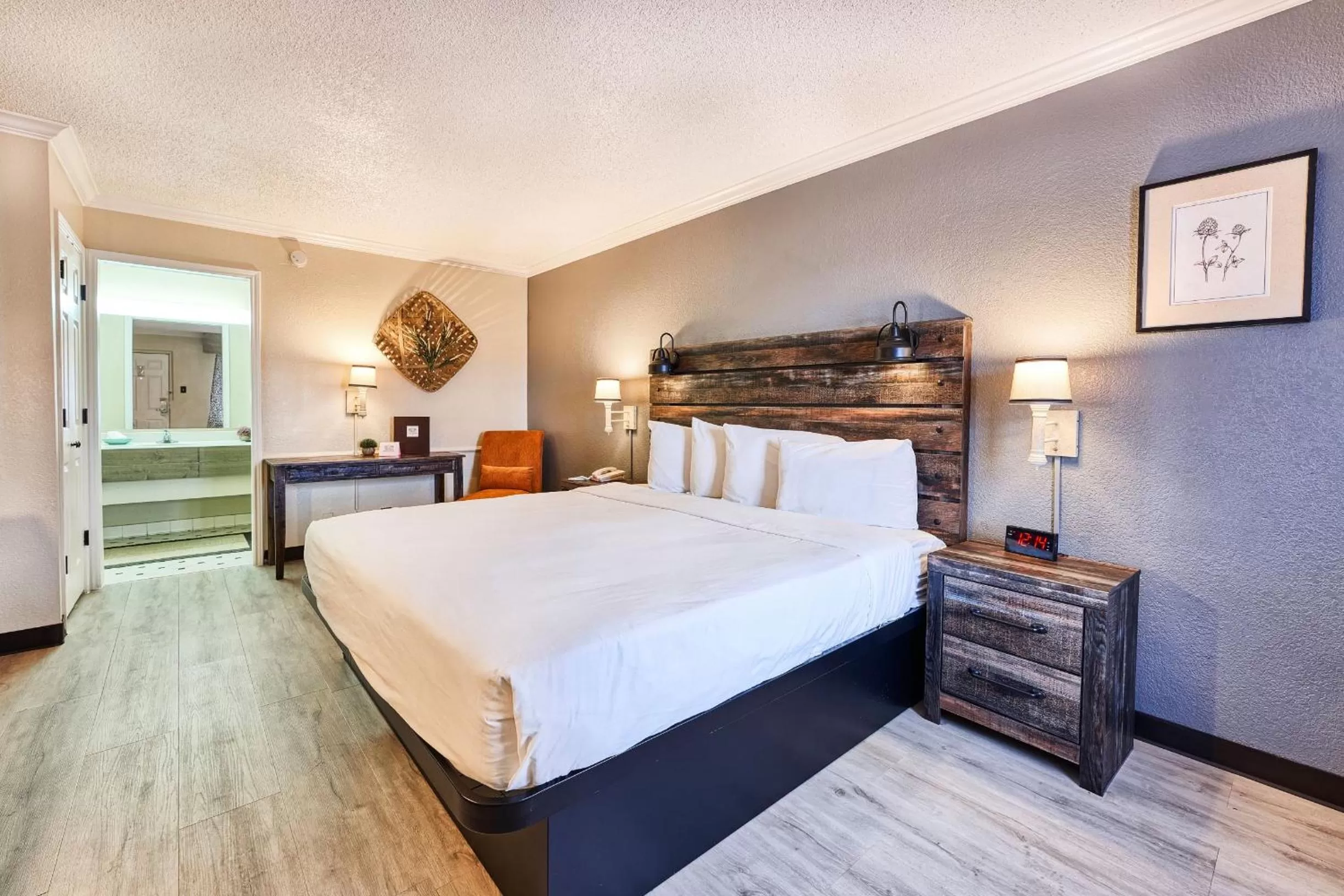 Bed in San Mateo Inn