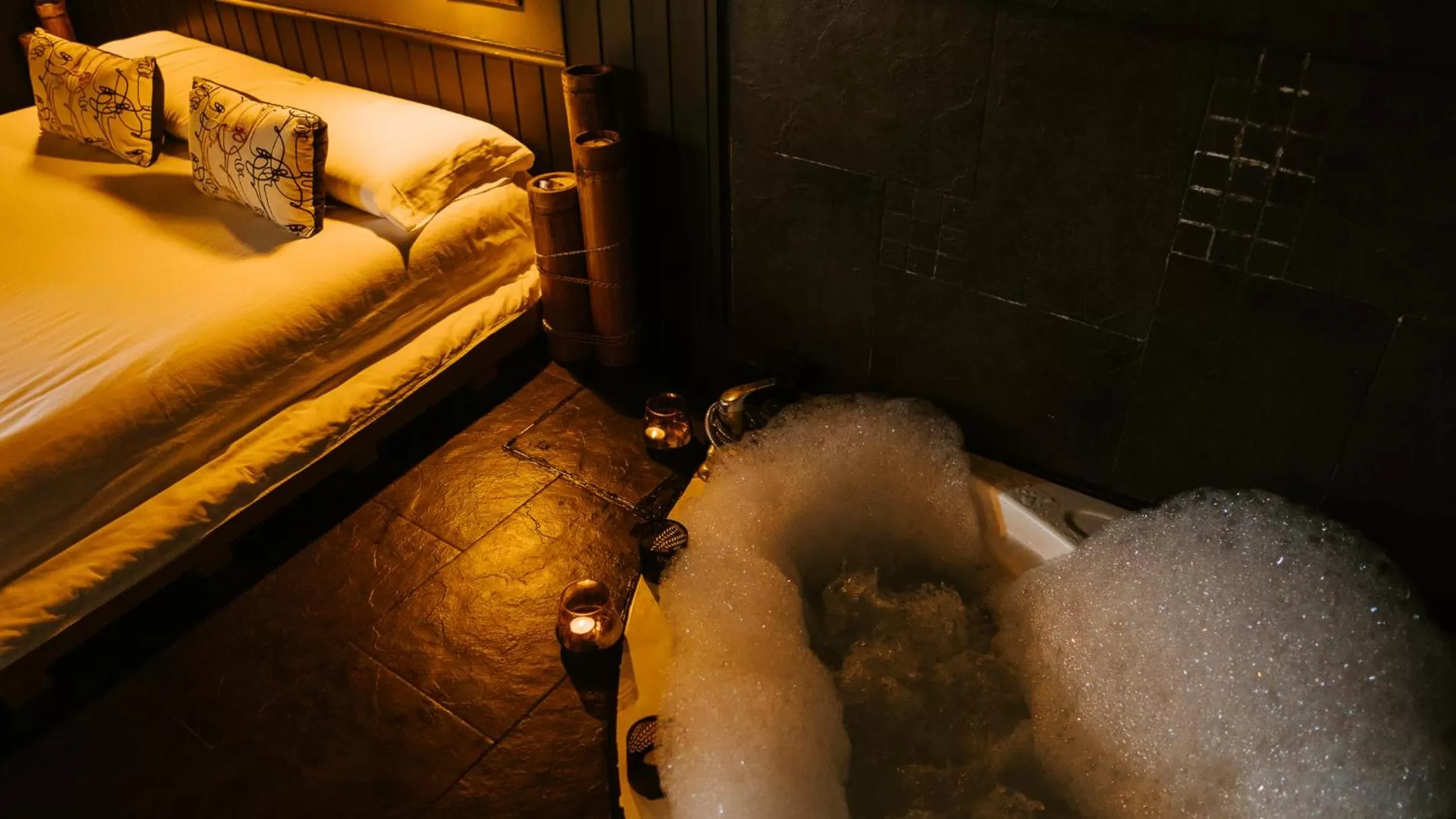 Hot Tub in Hospedería Ballesteros