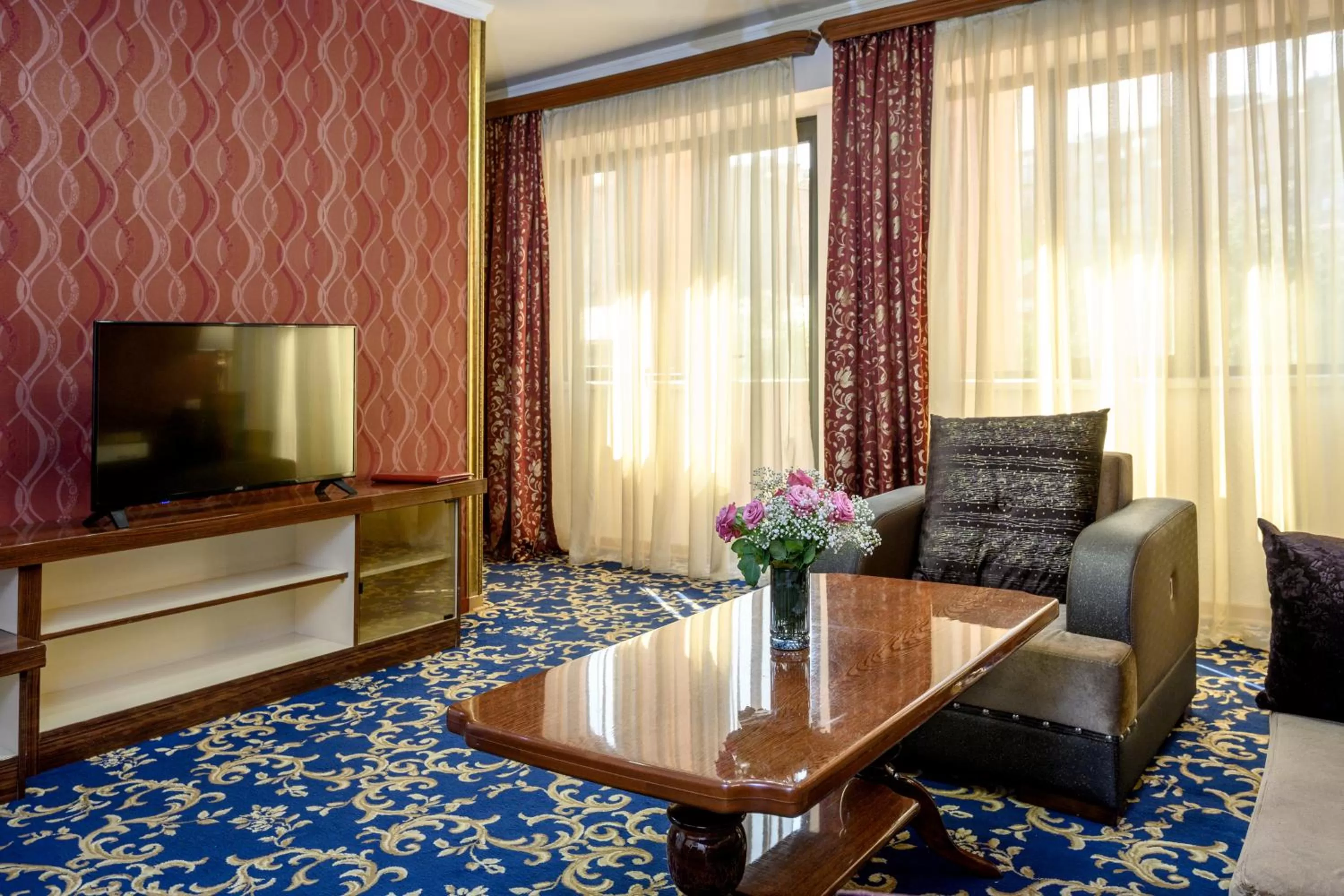 Living room in Royal Plaza by Stellar Hotels, Yerevan