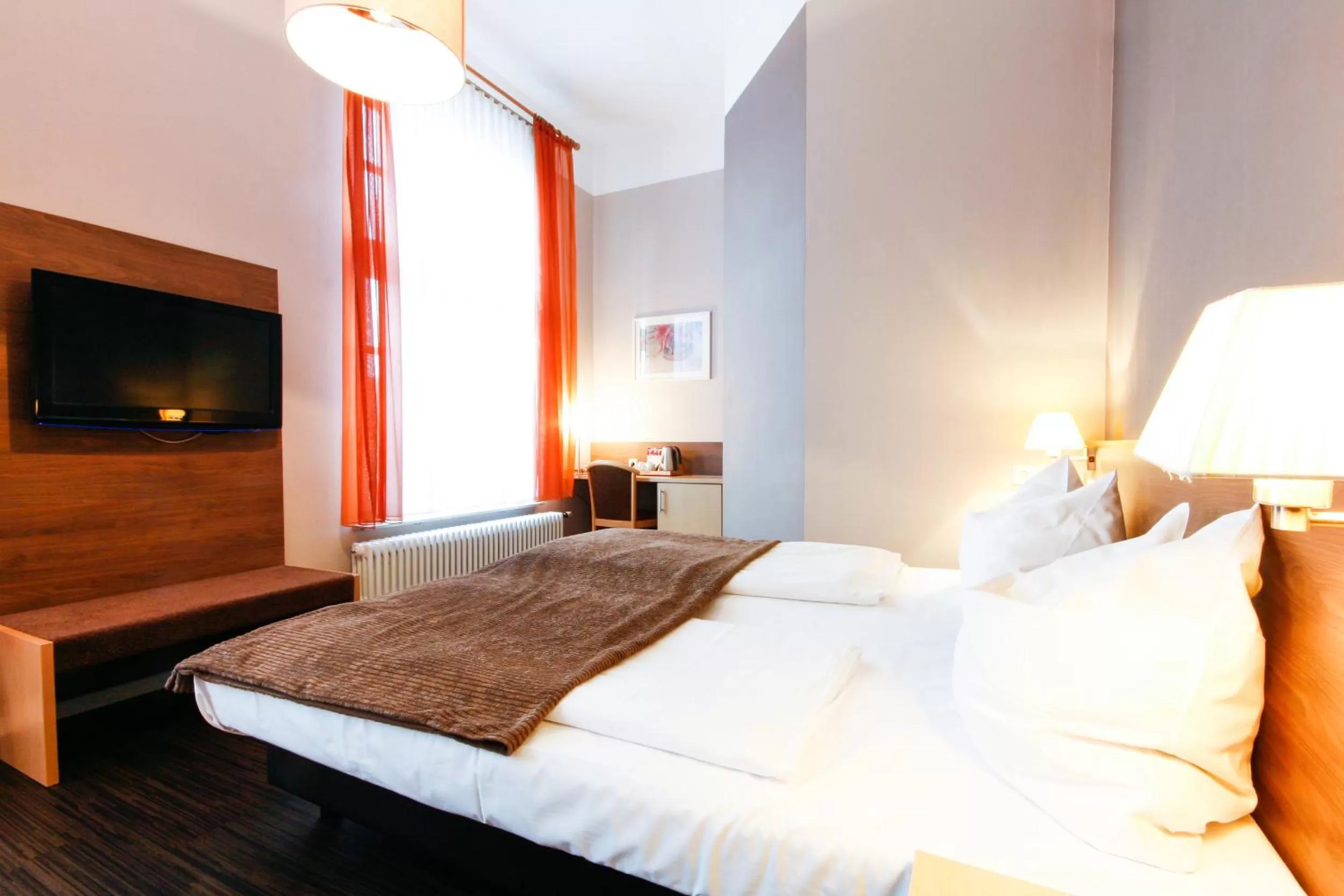 Photo of the whole room, Bed in Hotel am Tiergarten