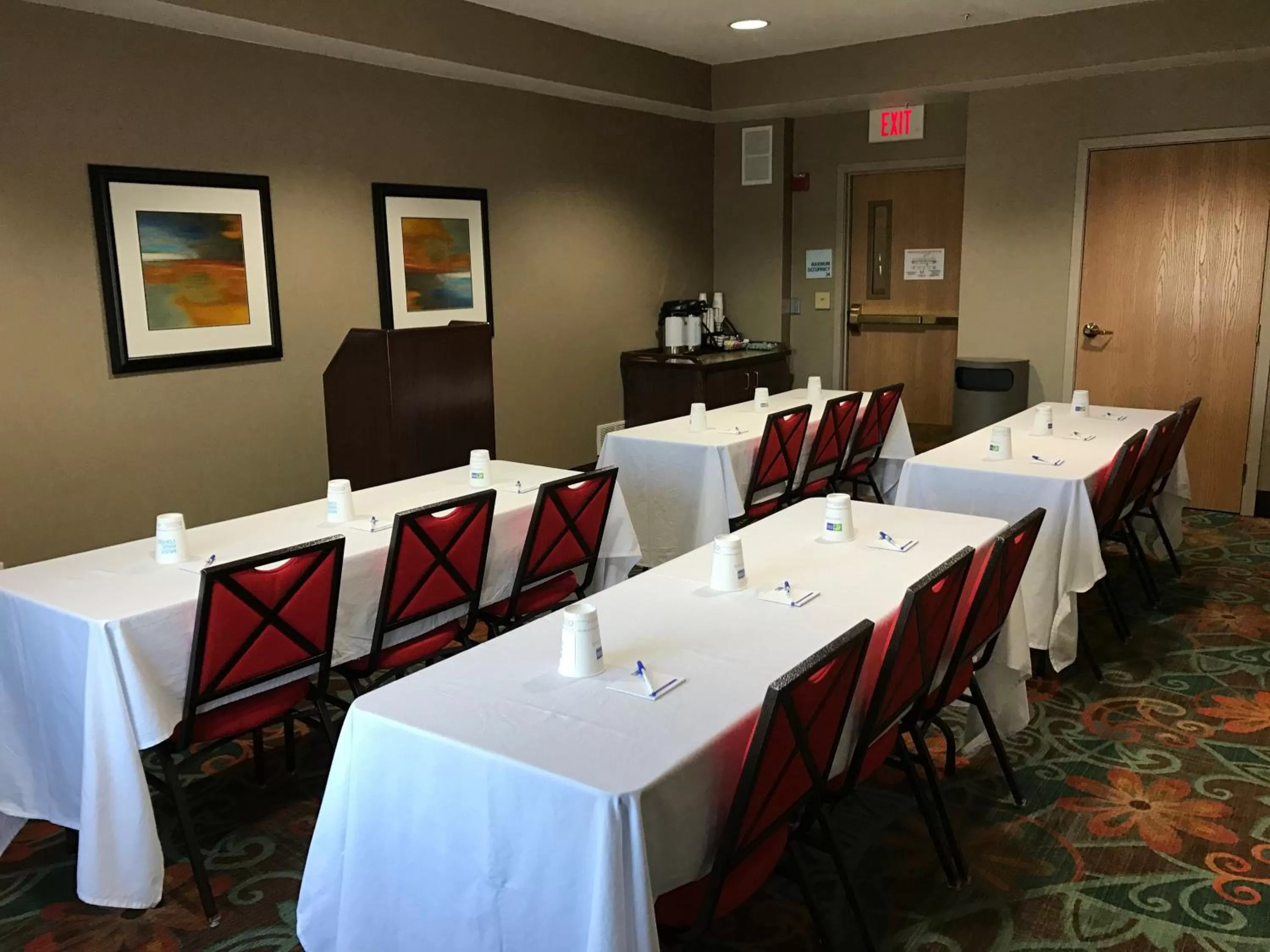Meeting/conference room in Holiday Inn Express and Suites St. Cloud by IHG