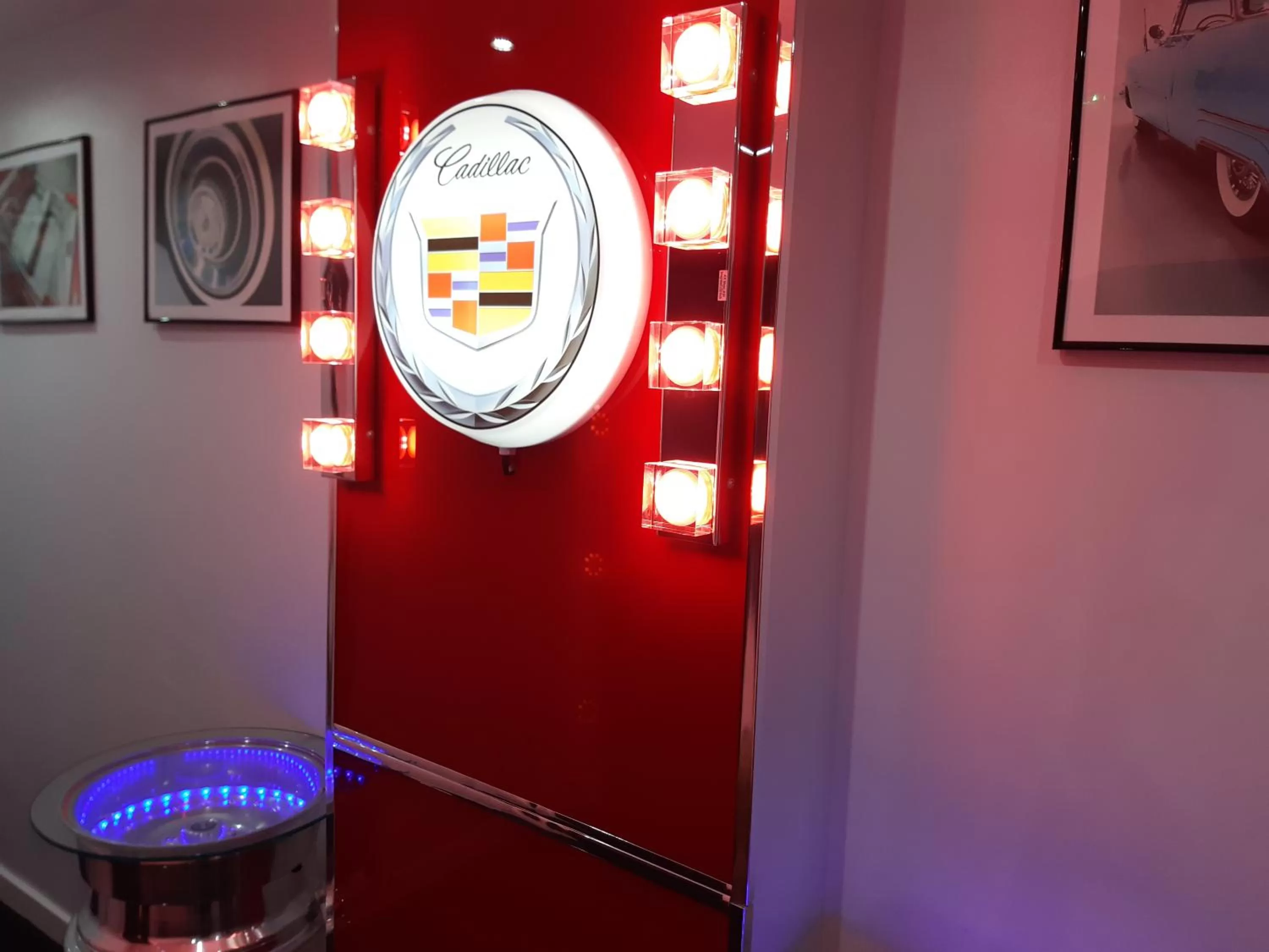 Cadillac Kustomz Hotel