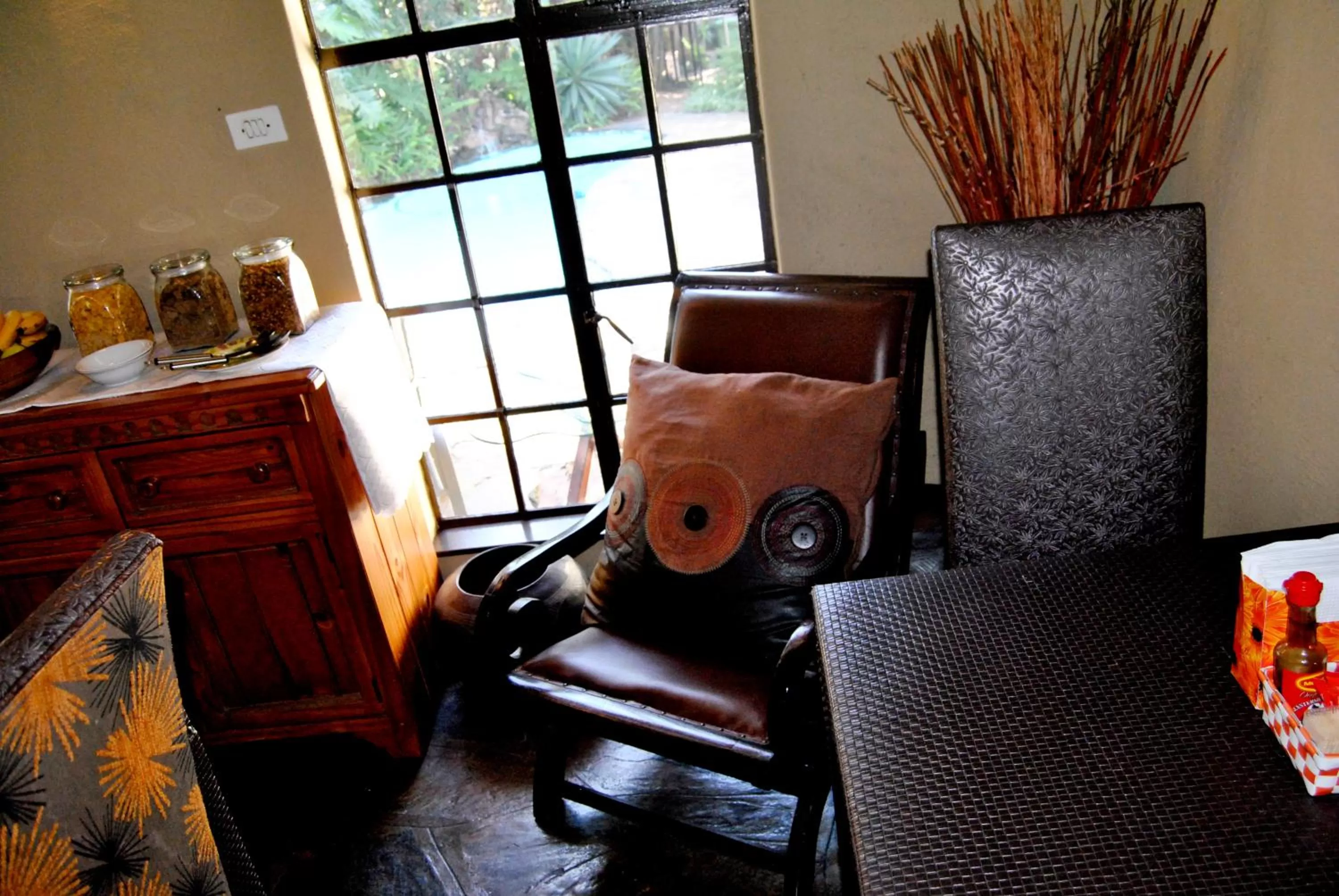 Restaurant/places to eat, Seating Area in Birch Tree Cottage