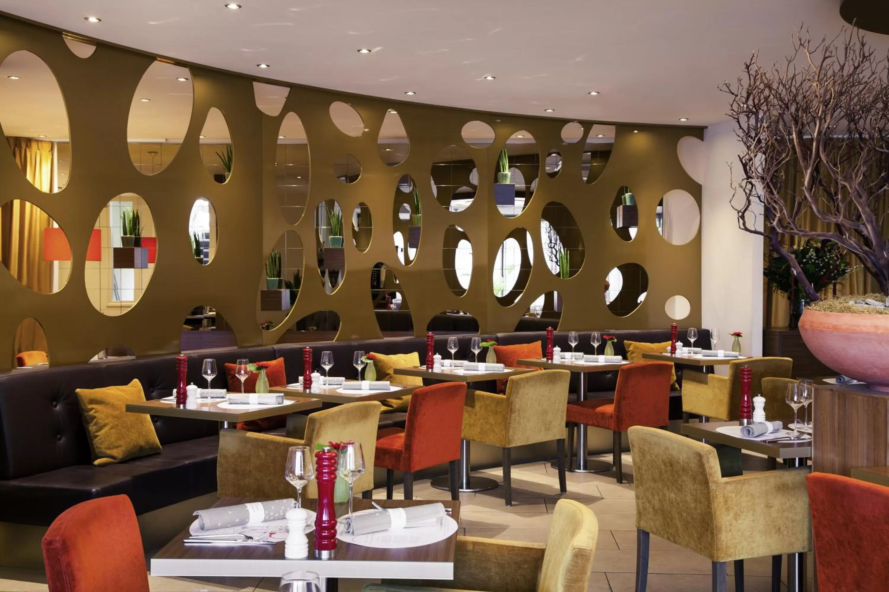 Restaurant/places to eat in Mercure Hotel Groningen Martiniplaza