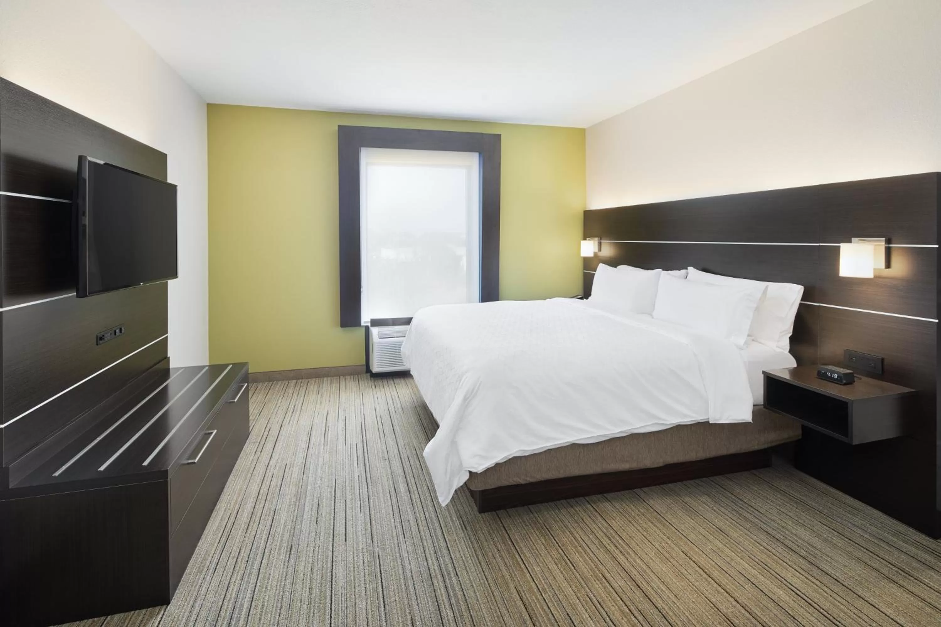 Bedroom, Bed in Holiday Inn Express Hotel & Suites Port Richey by IHG