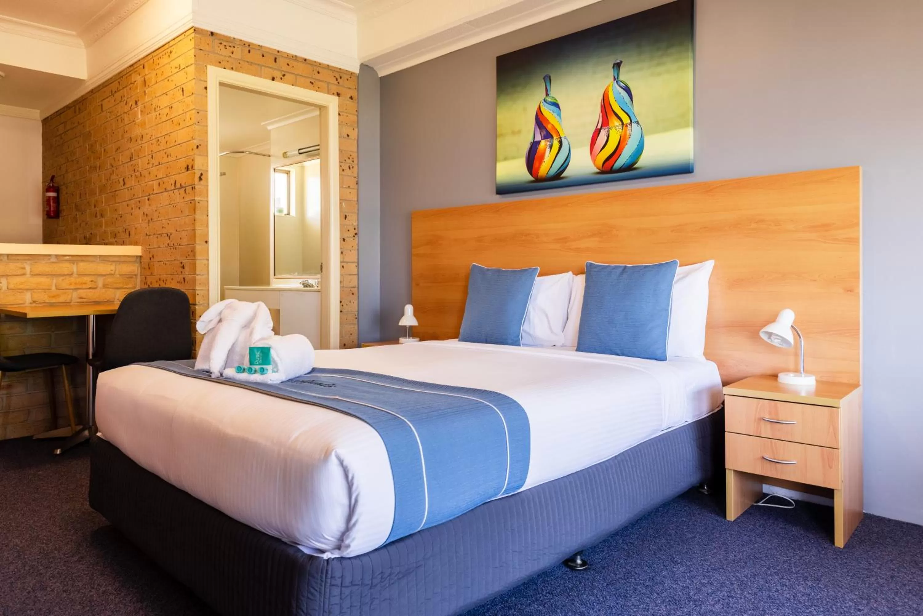 Bed in Midlands Motel