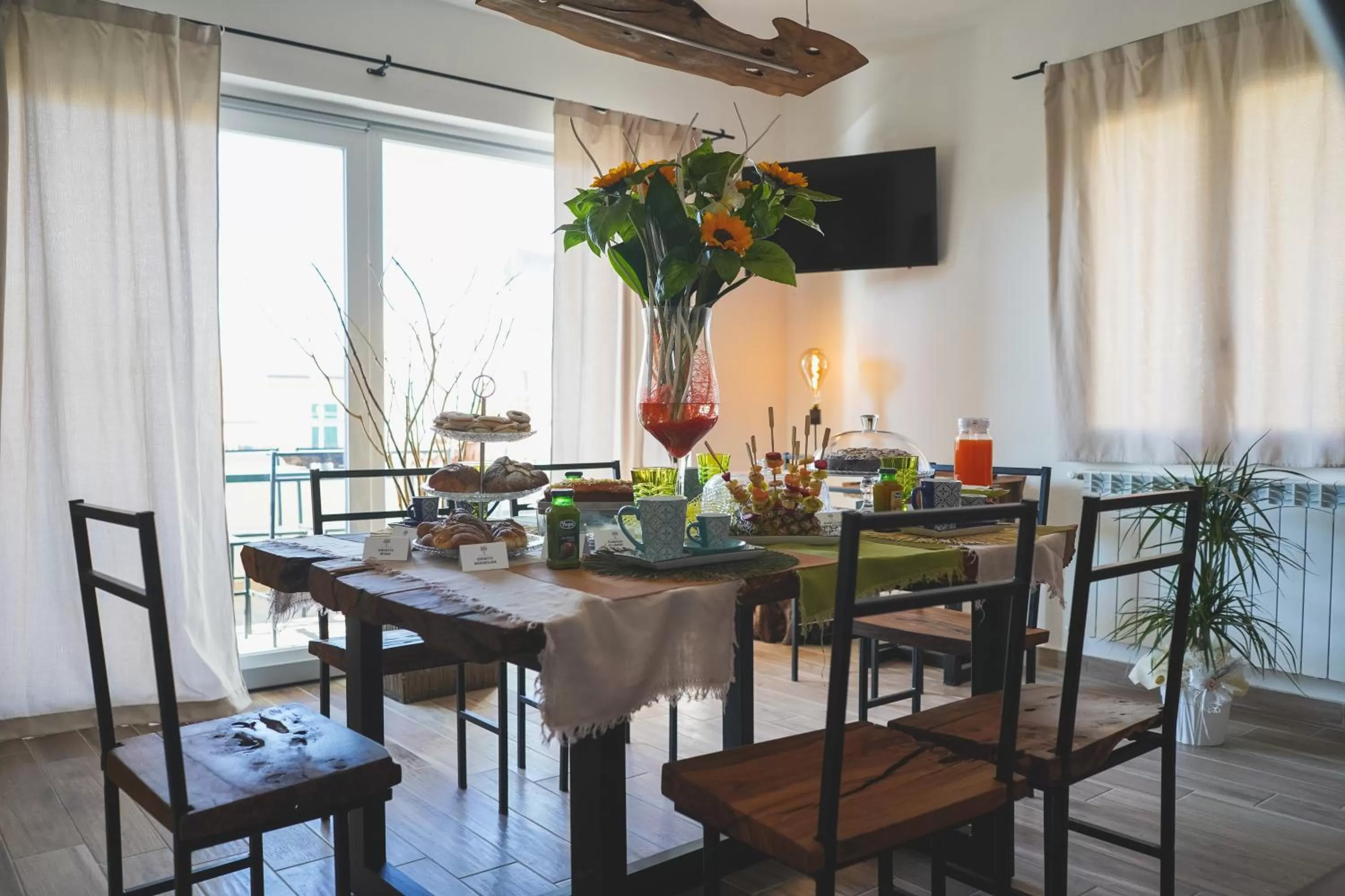 Communal lounge/ TV room, Restaurant/Places to Eat in Ulivo Design b&b