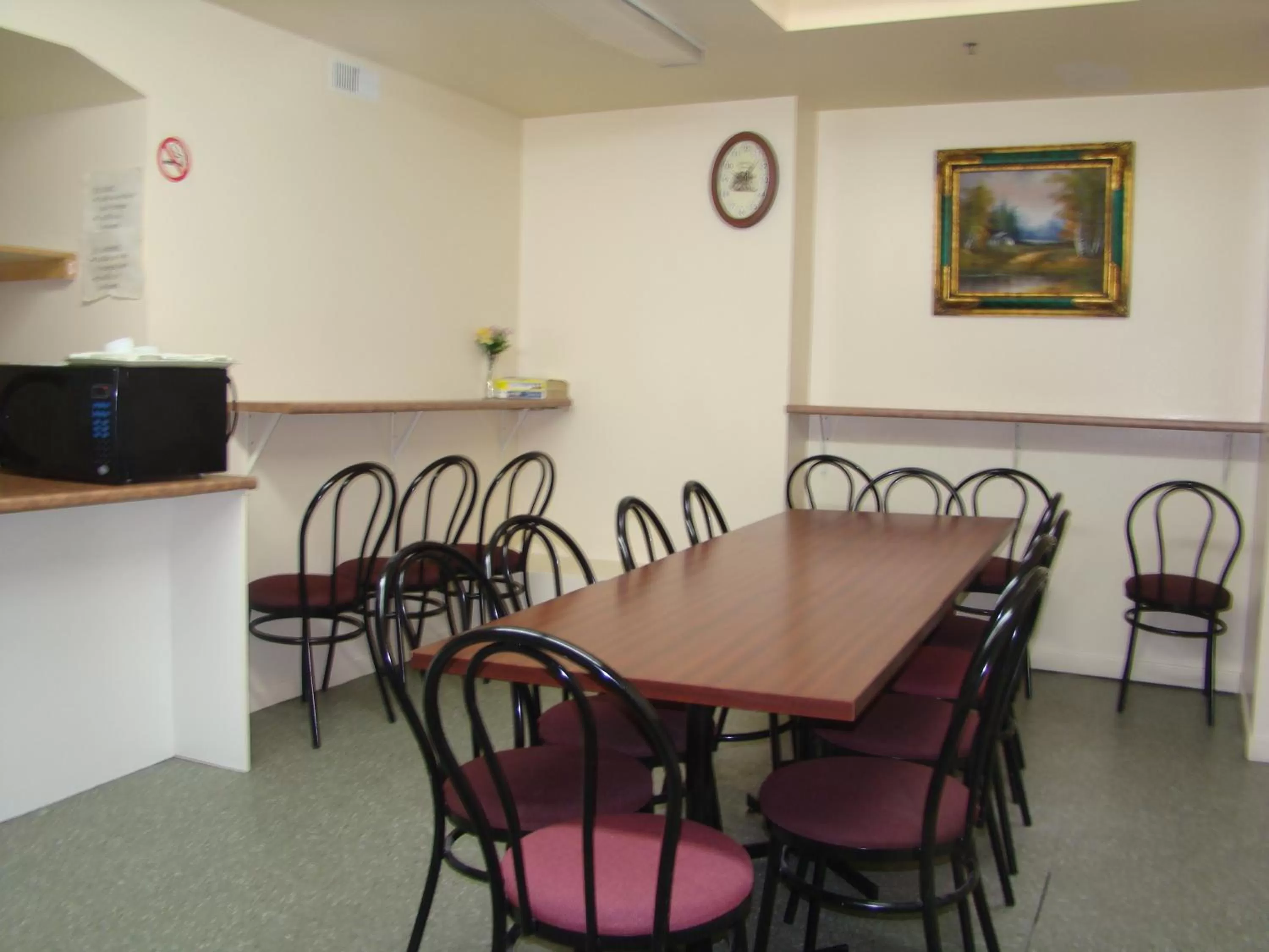 Restaurant/places to eat in Hotel Quartier Latin