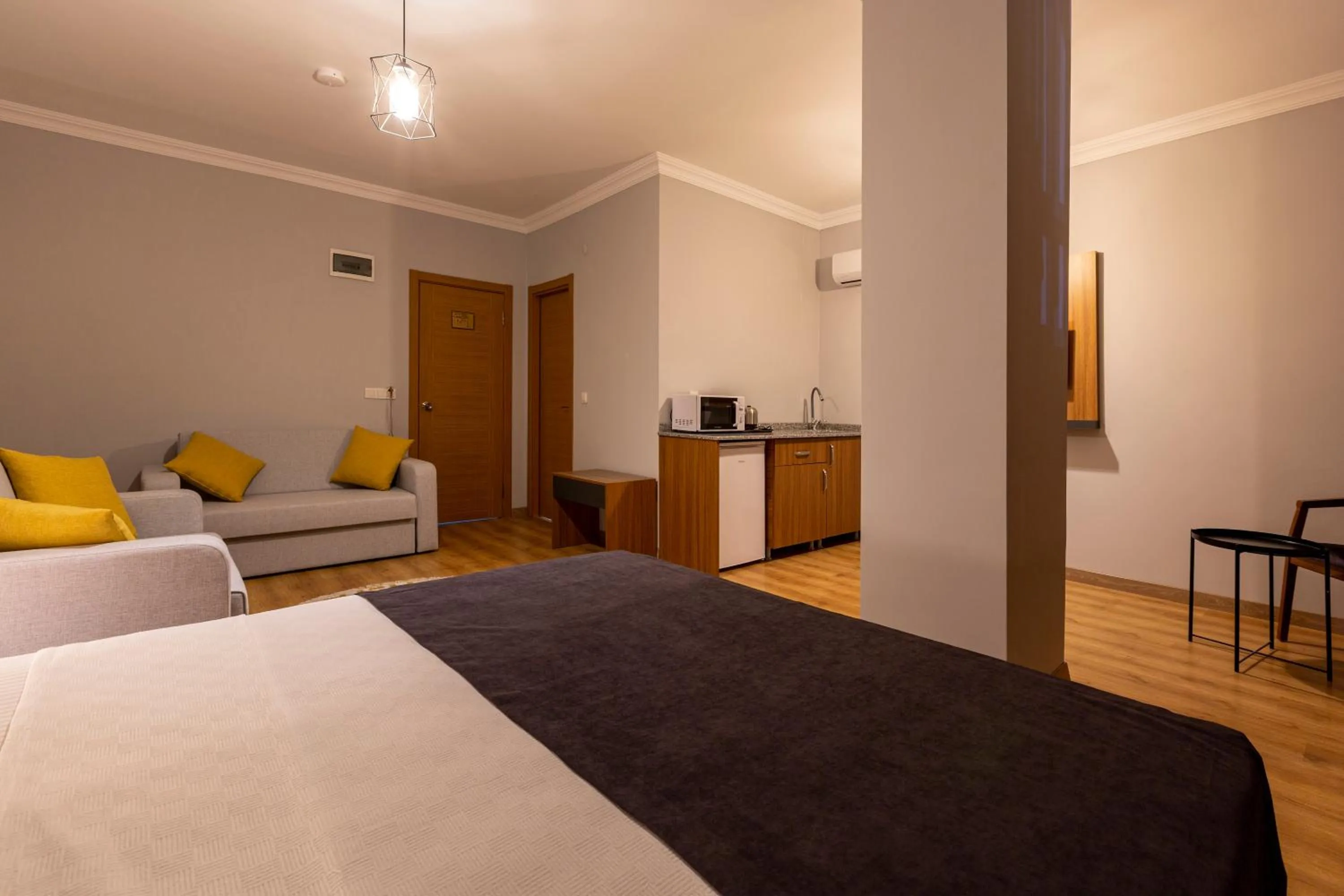 Photo of the whole room, Bed in Antalya Business Hotel