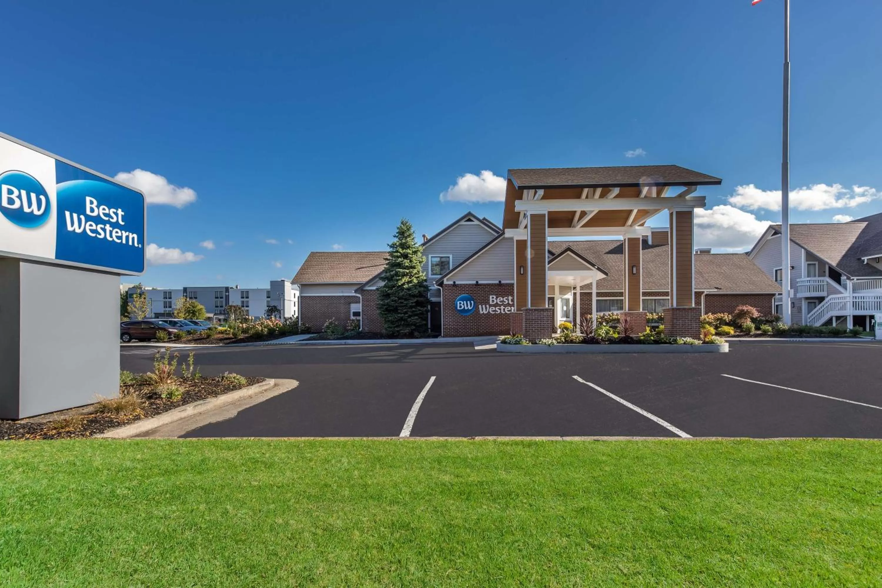 Property building in Best Western Fishkill Inn & Suites