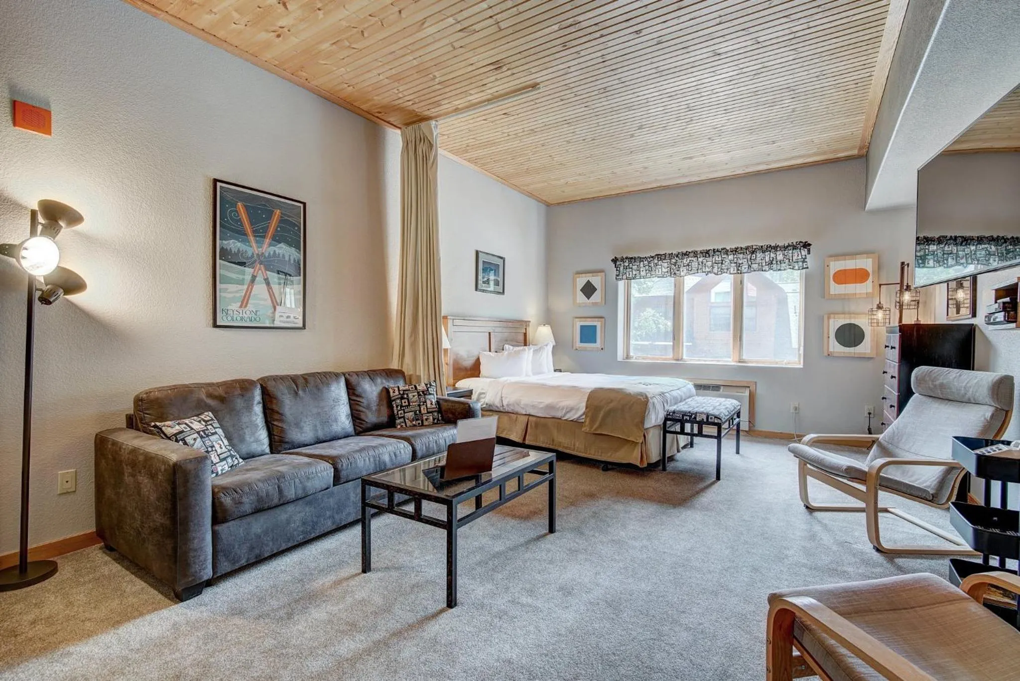 Living room in Gateway Mountain Lodge, A Vail Resorts Property