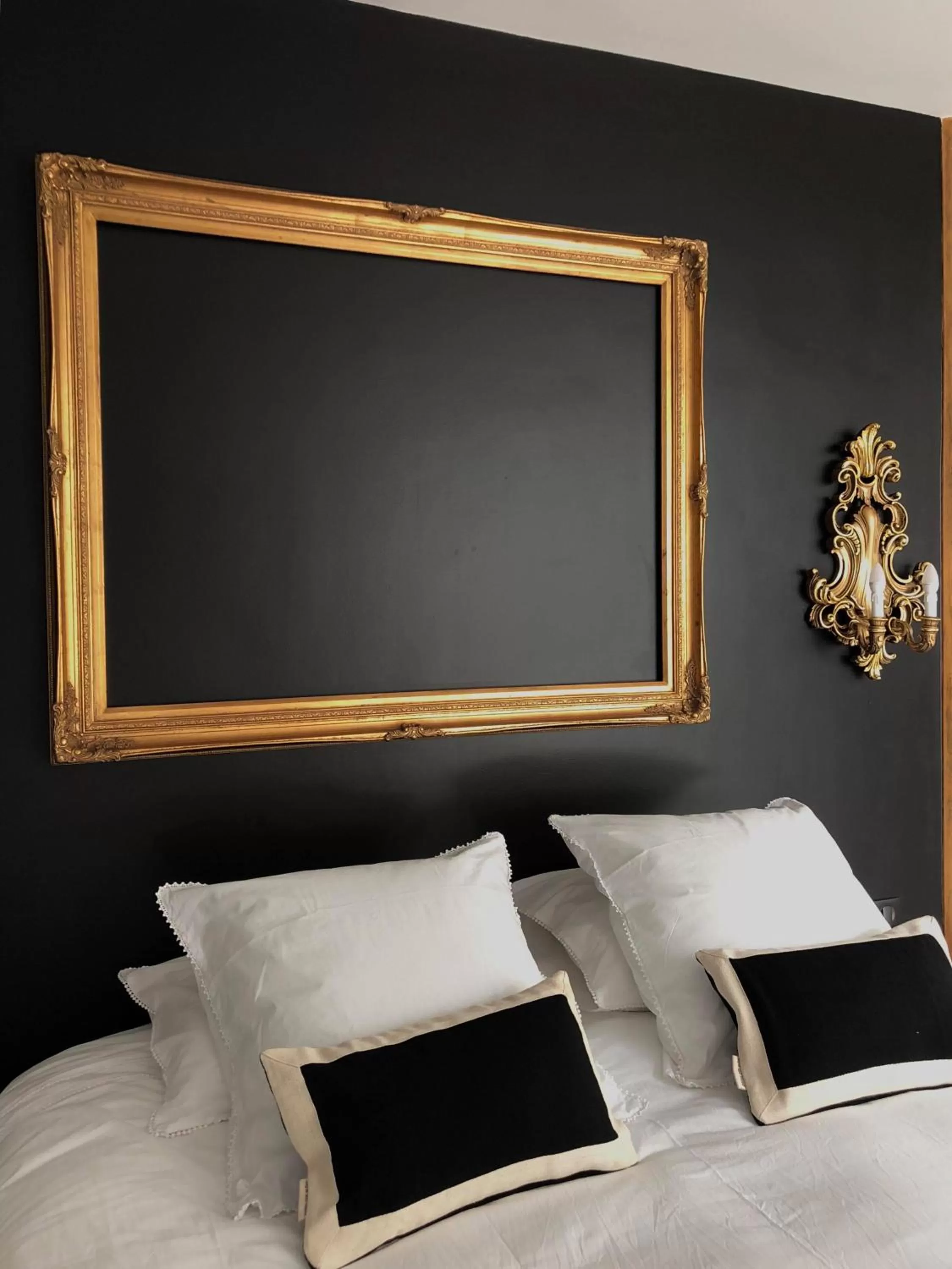 Bed in L'abbaye Saint Michel