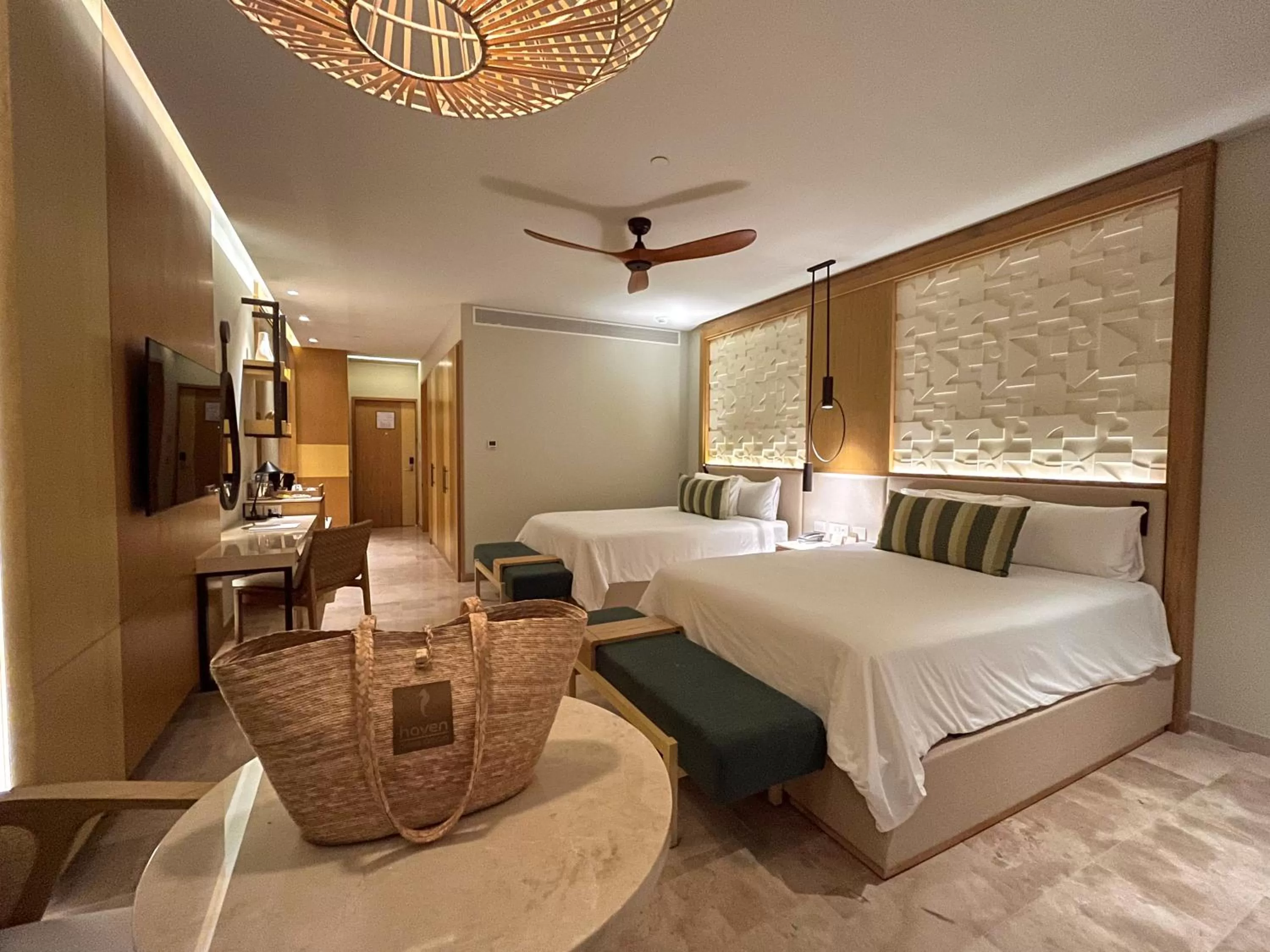 Photo of the whole room, Bed in Haven Riviera Cancun - All Inclusive - Adults Only