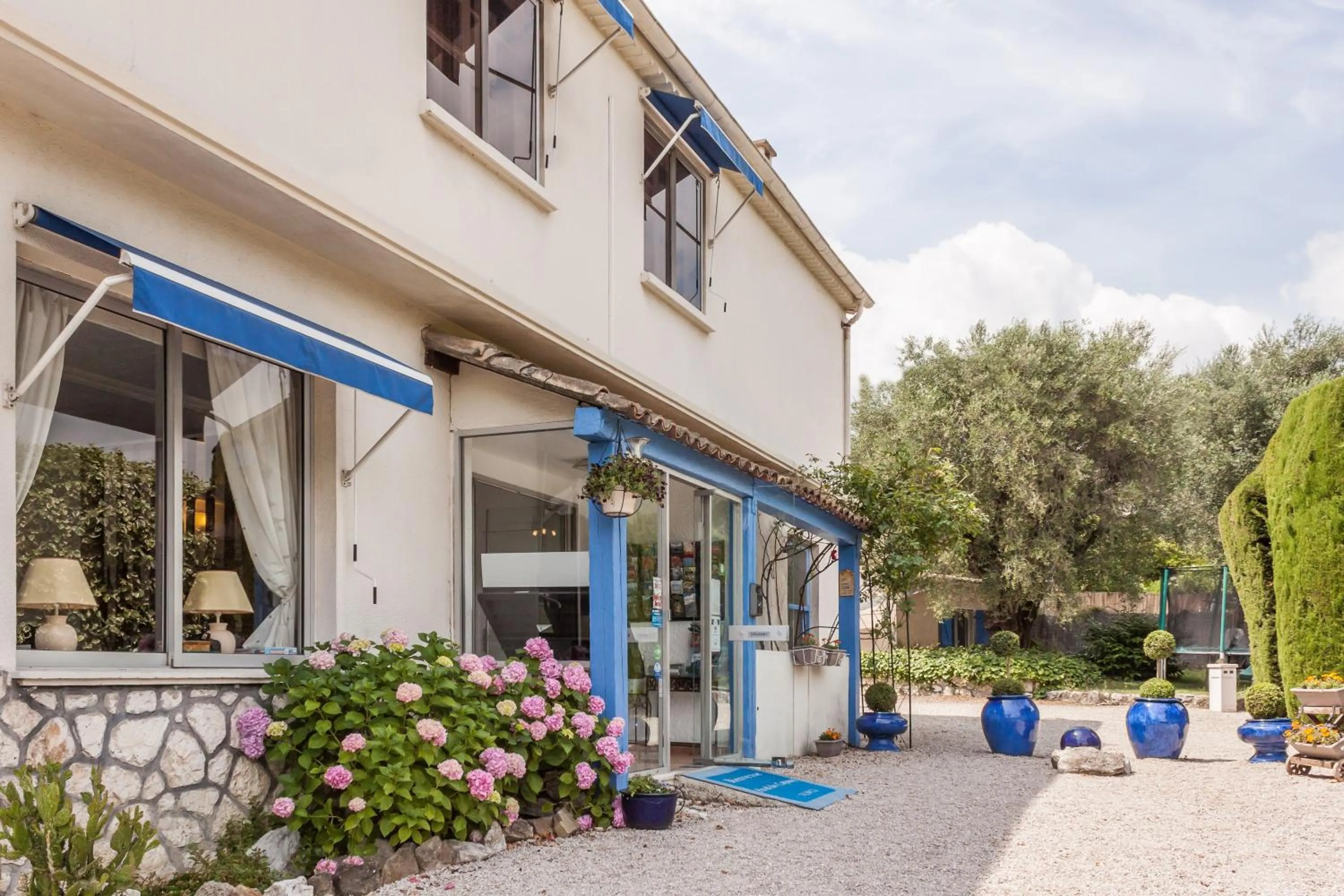 Facade/entrance in Hotel Cayrons Vence & St Paul de Vence