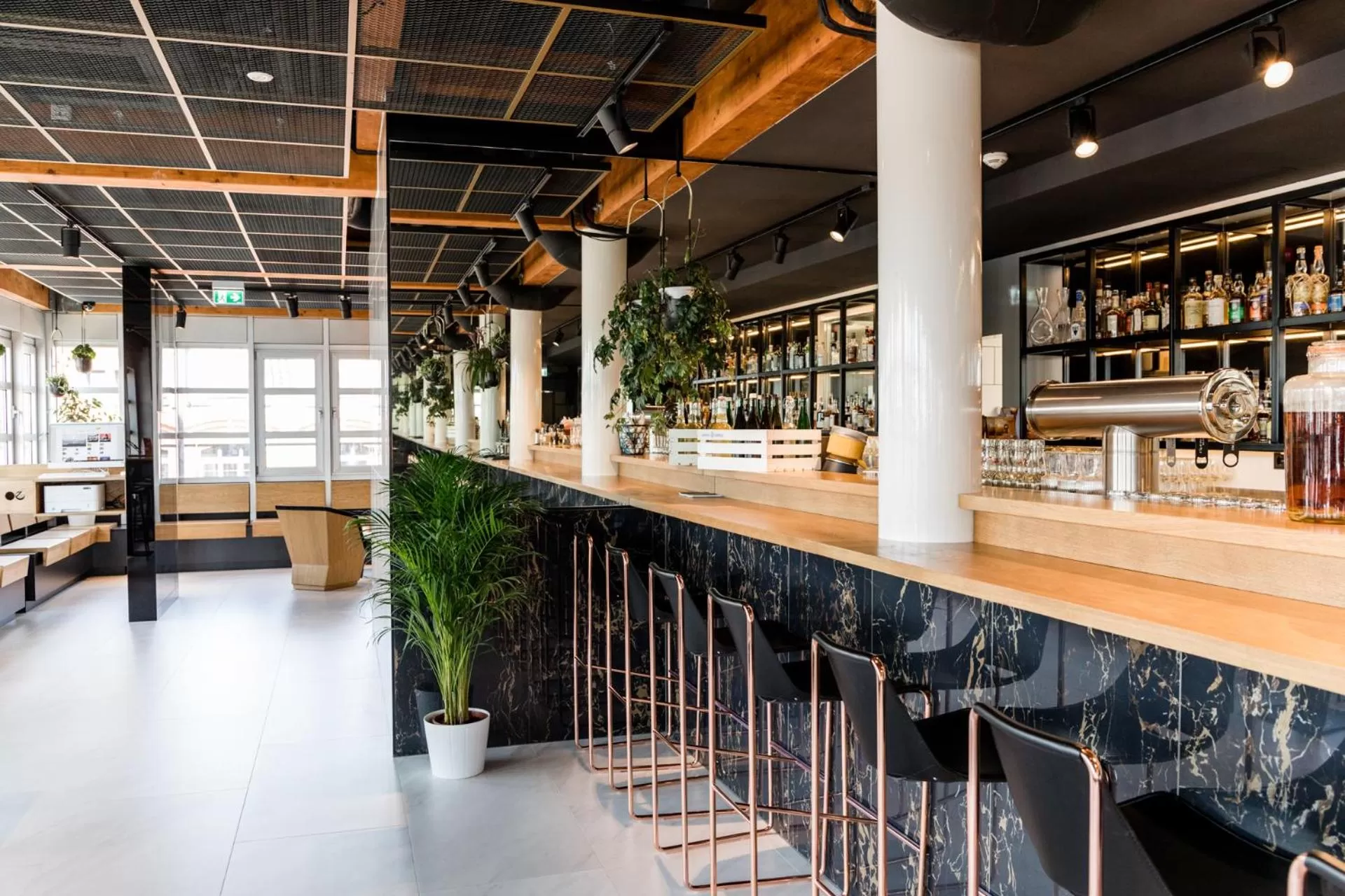 Nightclub / DJ in GINN Hotel Hamburg Elbspeicher