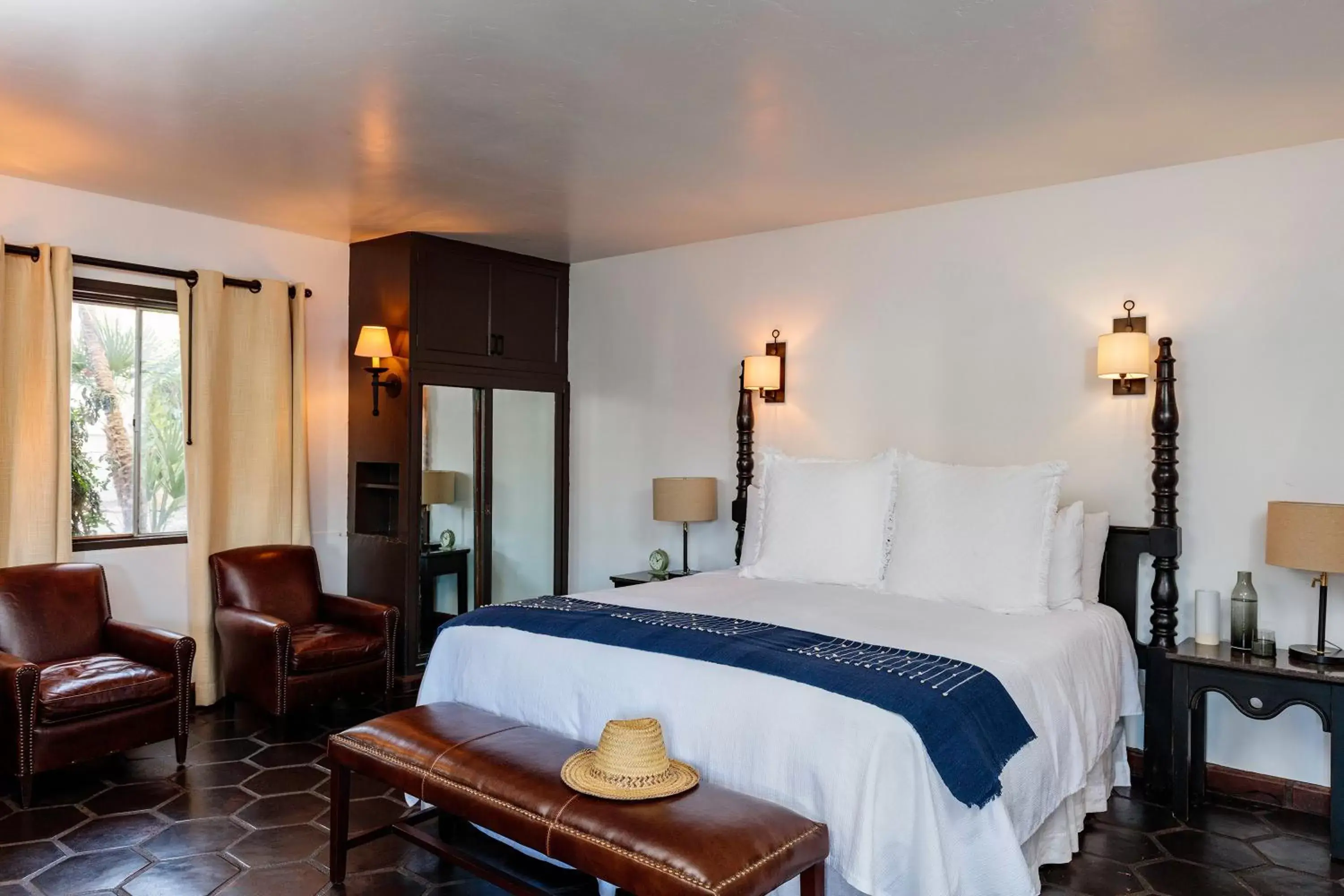 Deluxe Queen Room in Ingleside Estate Hotel & Bungalows- Adults Only Deluxe Queen Room in Ingleside Estate Hotel & Bungalows- Adults Only