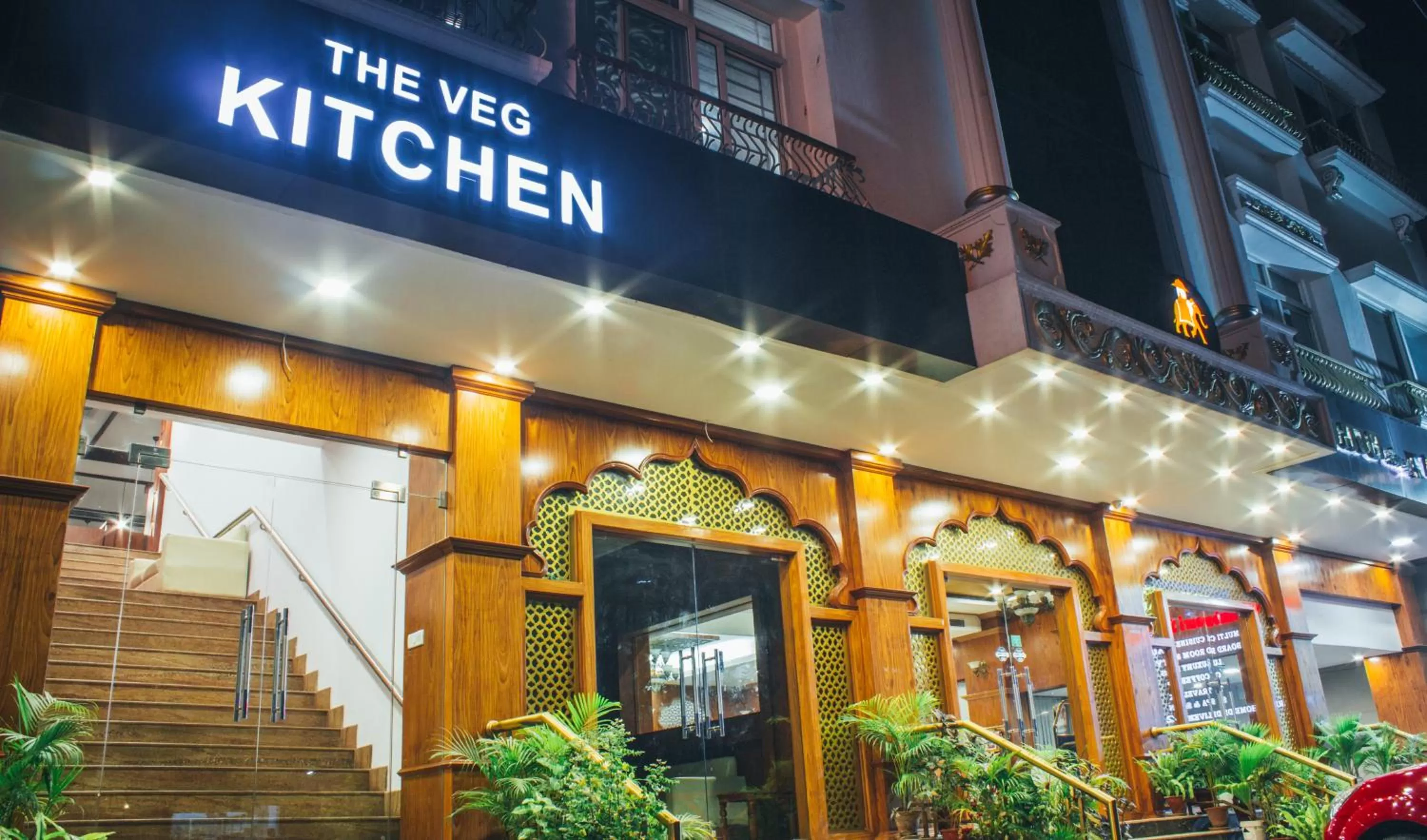 Restaurant/places to eat, Property Building in Ambaari hotel