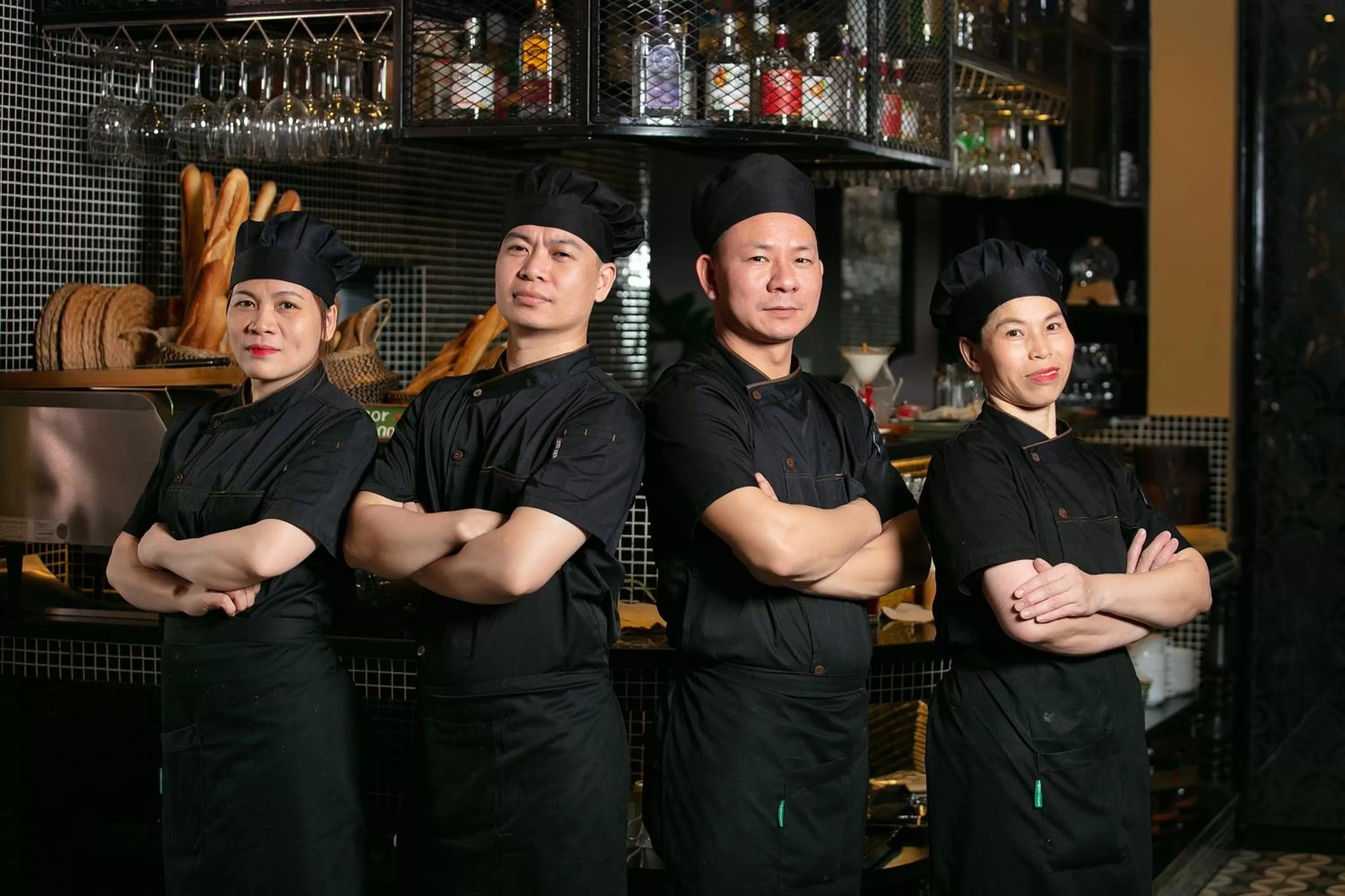 Restaurant/places to eat in JM Marvel Hotel & Spa