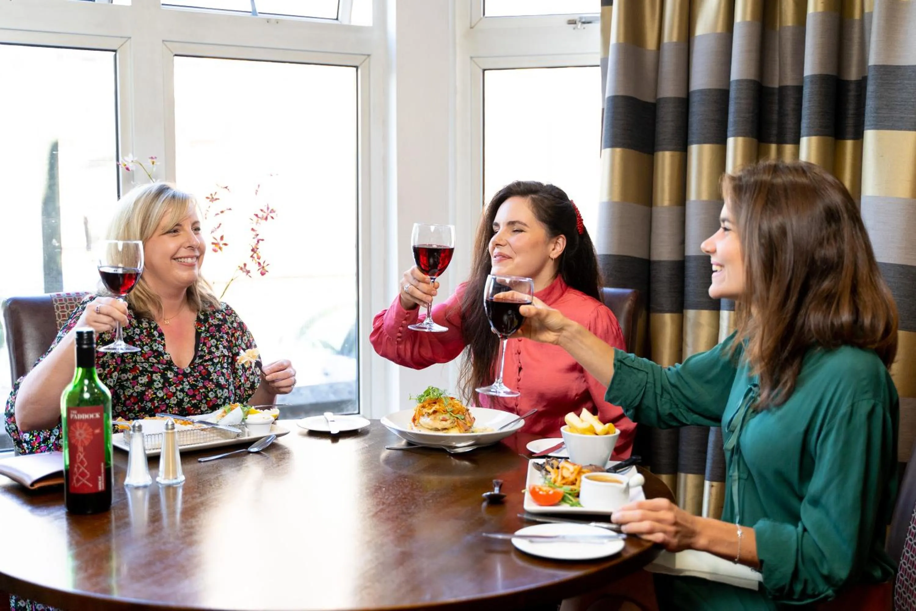 Food and drinks in Adair Arms Hotel