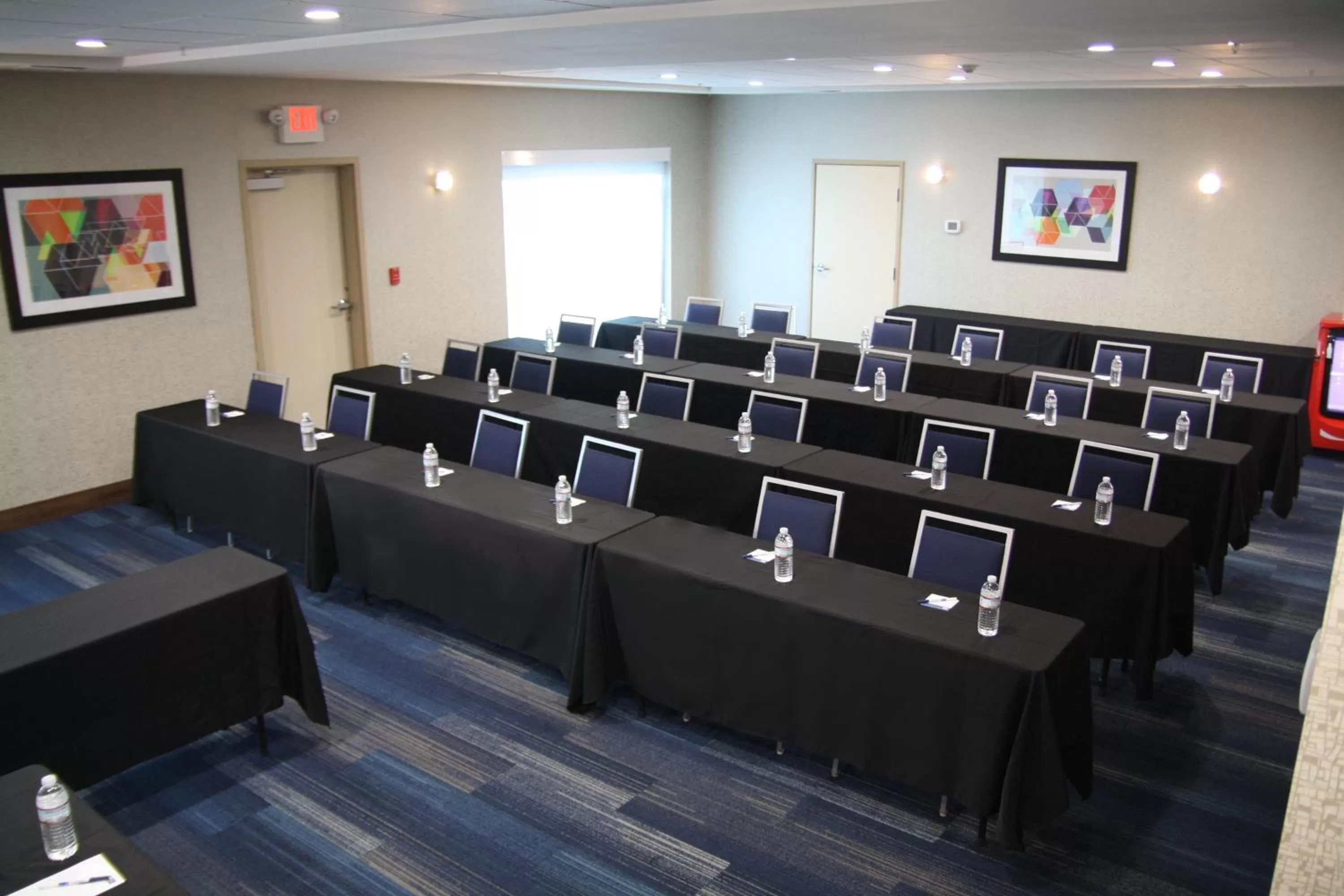 Meeting/conference room in Holiday Inn Express Hotel & Suites Cincinnati - Mason by IHG