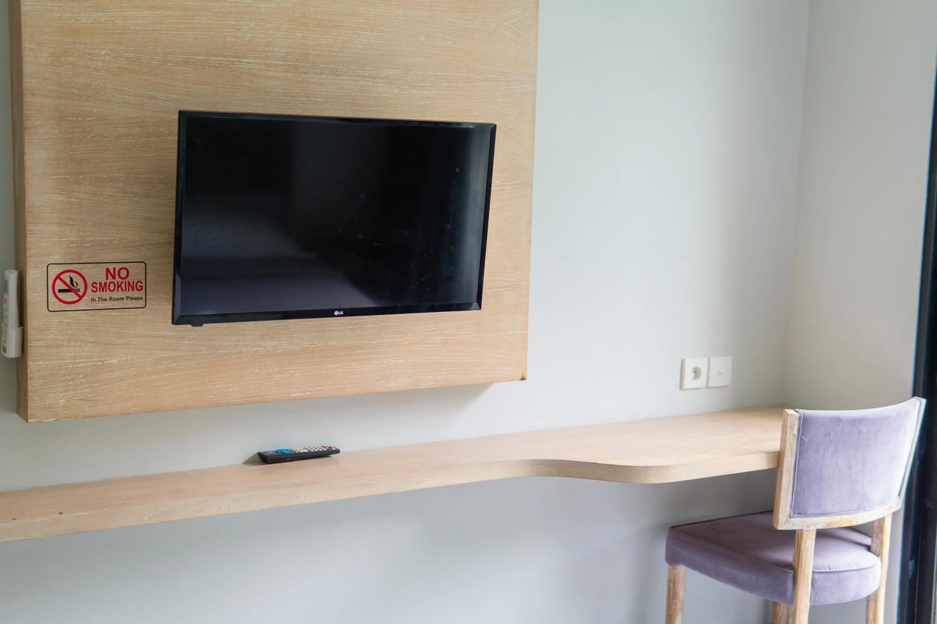 TV and multimedia in Gemini Star Hotel Kuta