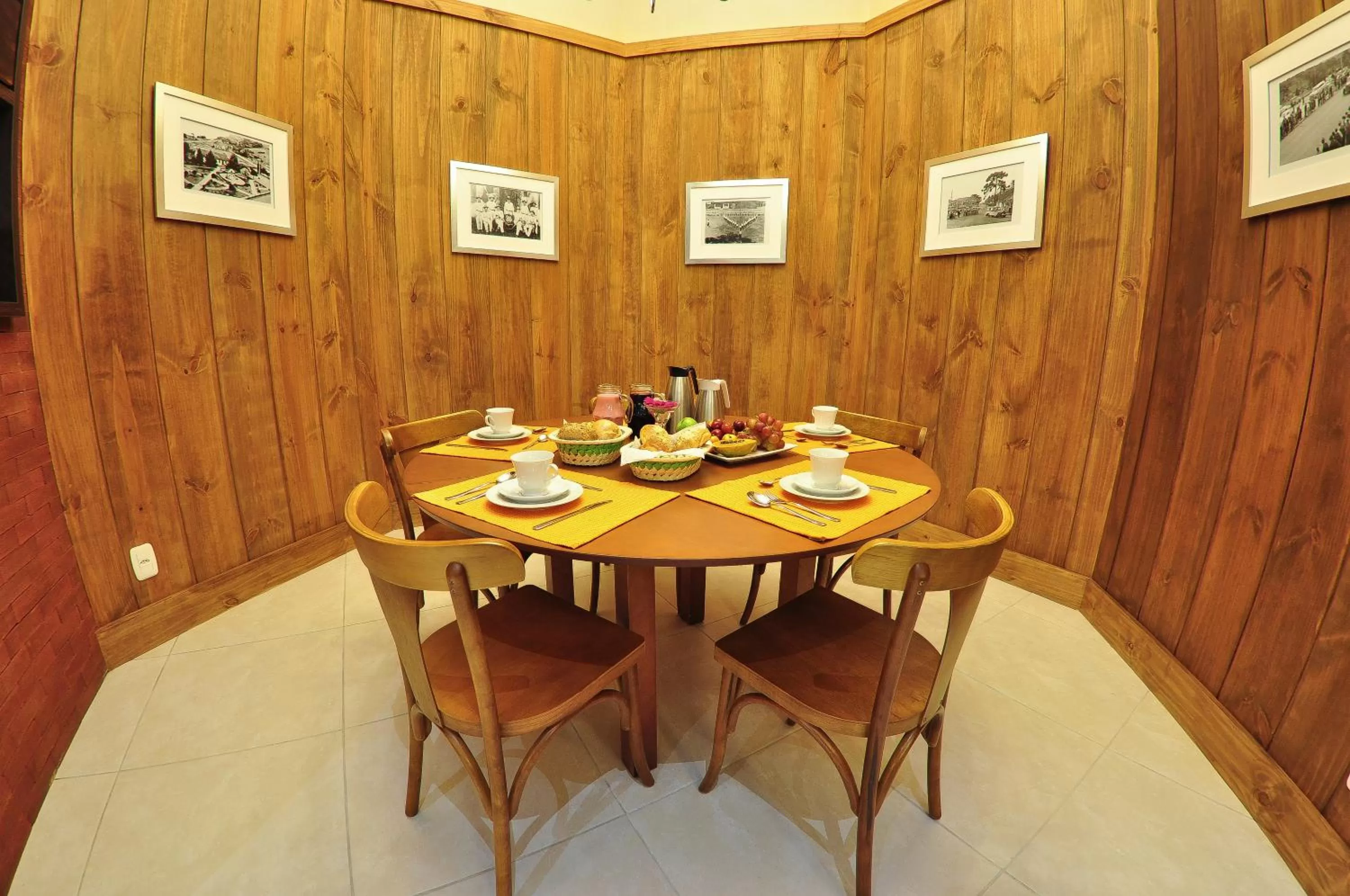 Restaurant/places to eat in Rothenburg Hotel