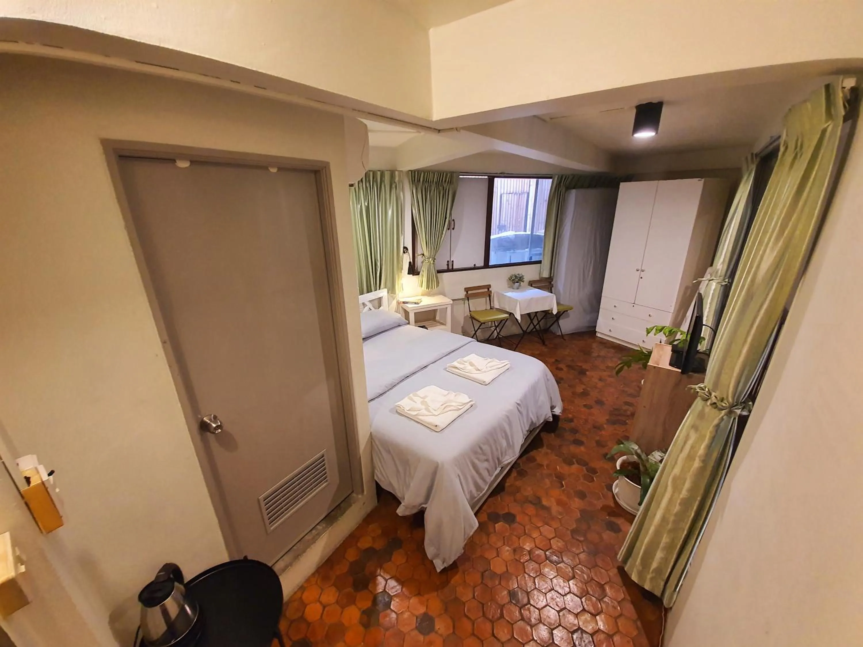 Home 16  (Hostel 16)