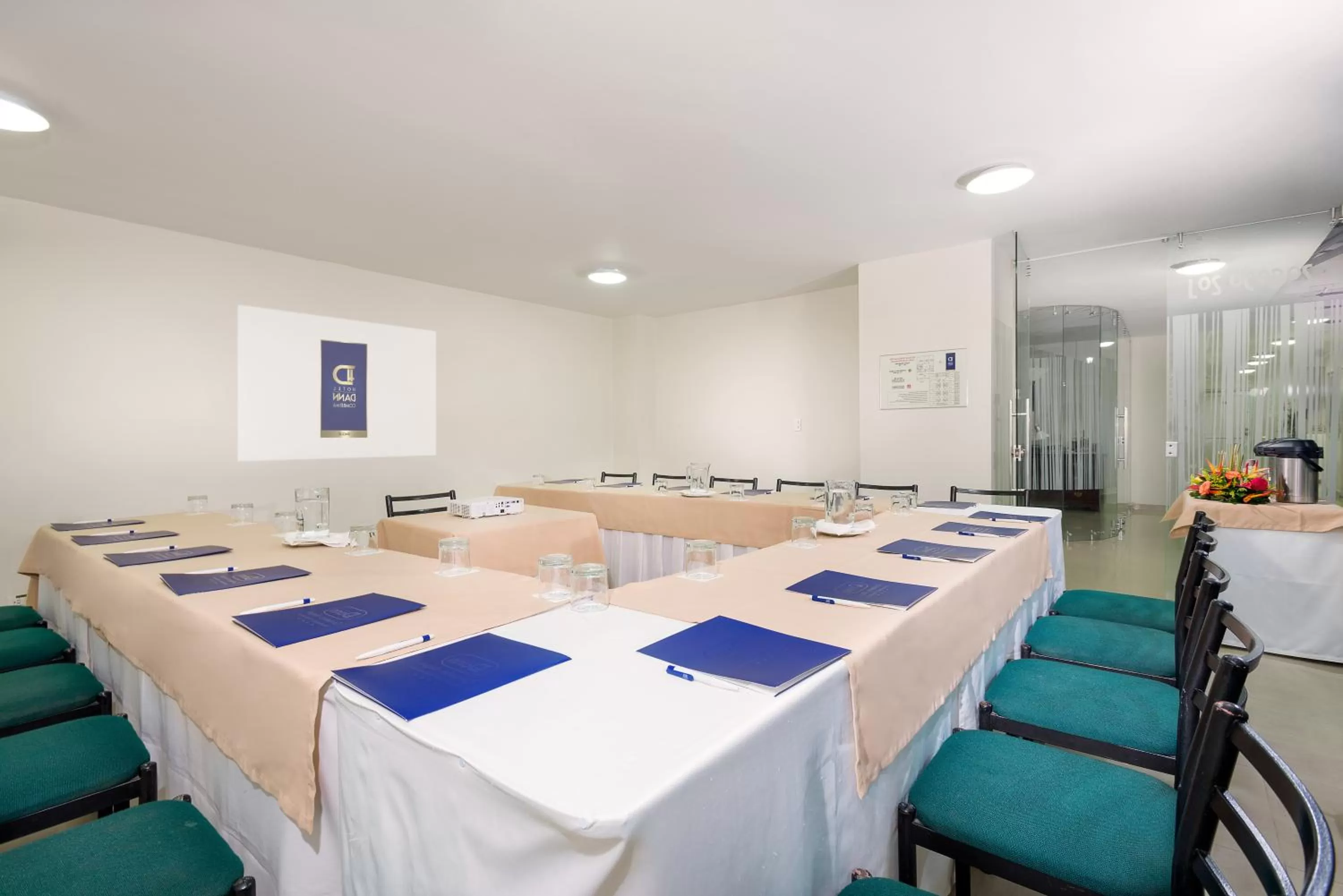 Facade/entrance in Hotel Dann Combeima