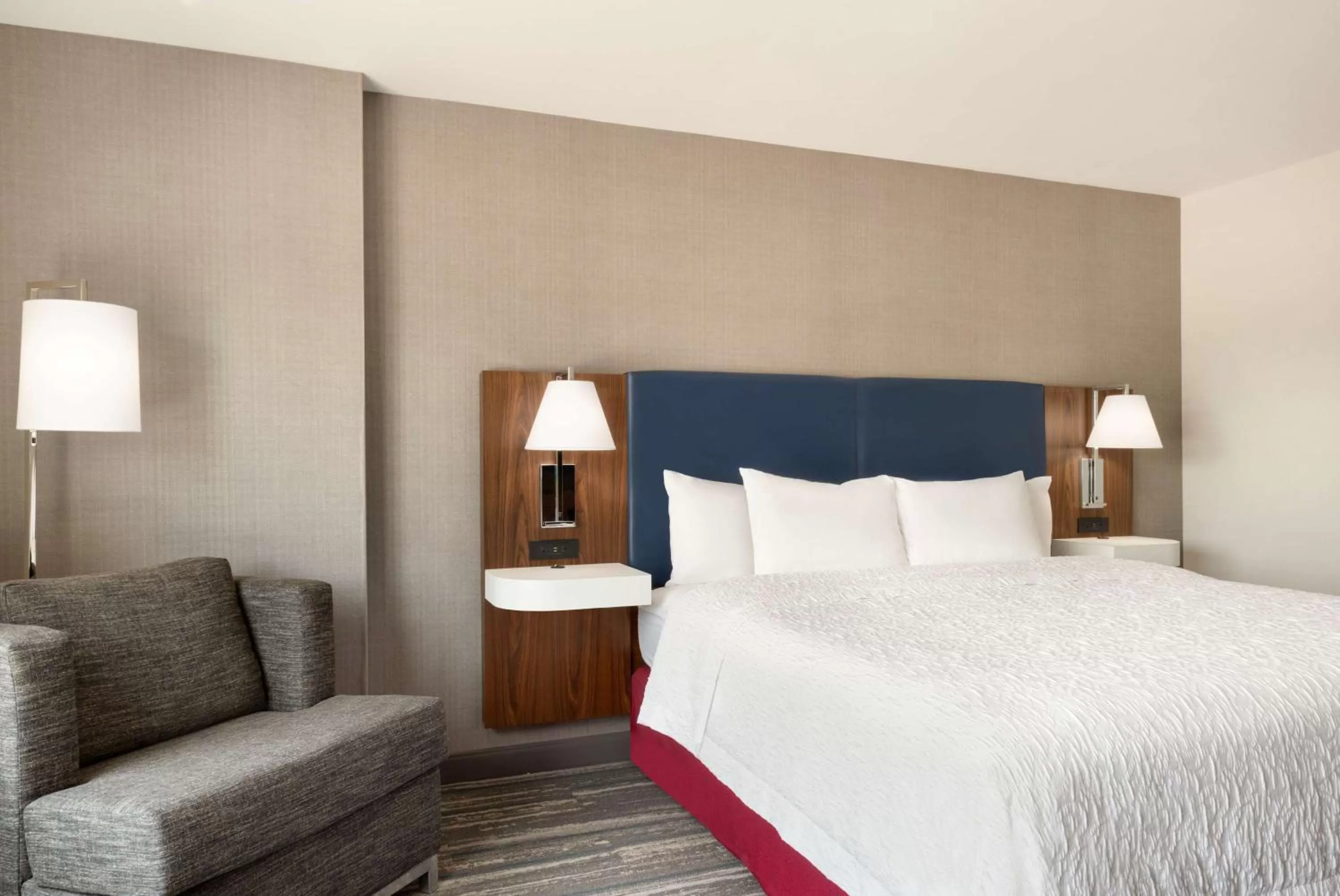 Bed in Hampton Inn & Suites Norman-Conference Center Area, Ok