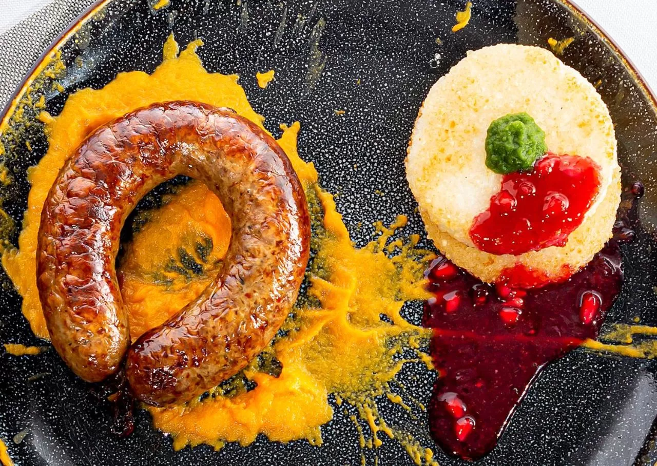 Restaurant/places to eat, Food in BG Palace Hotel