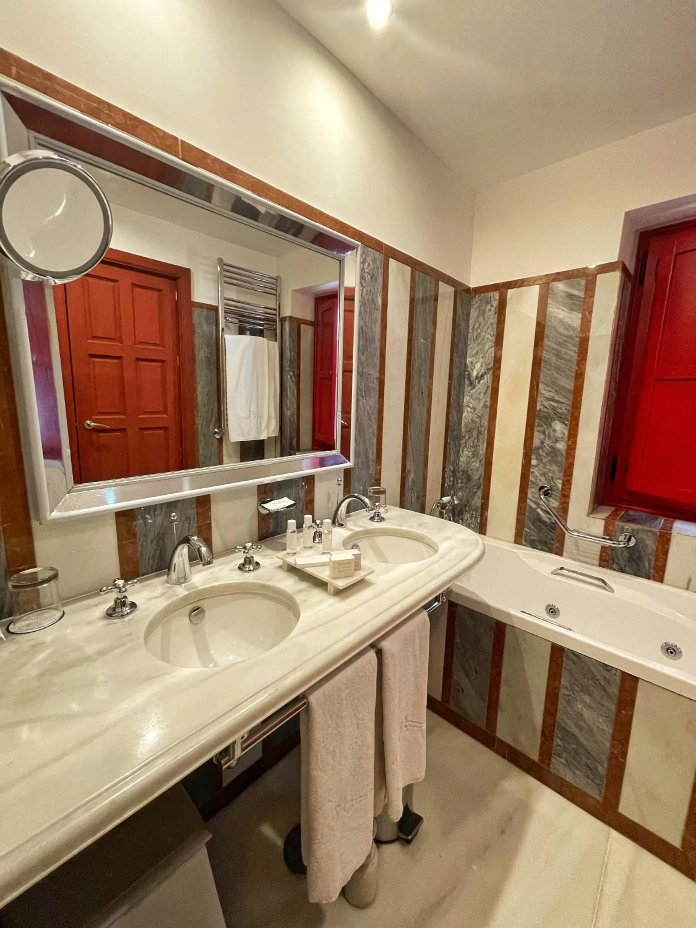 Bathroom in Las Casas de la Judería de Córdoba