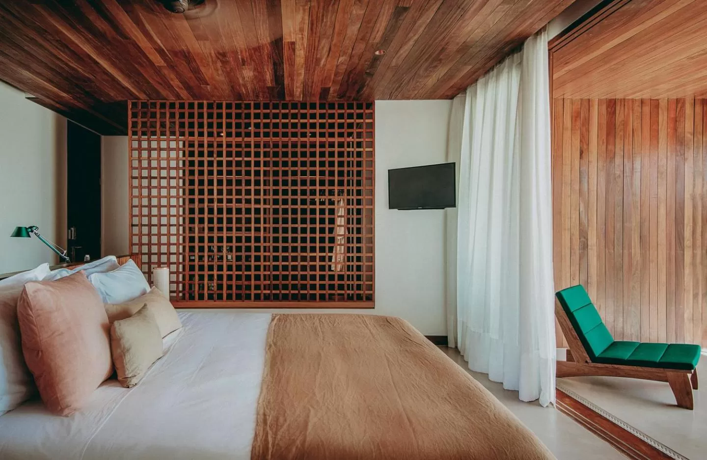 Bed in Barracuda Hotel & Villas