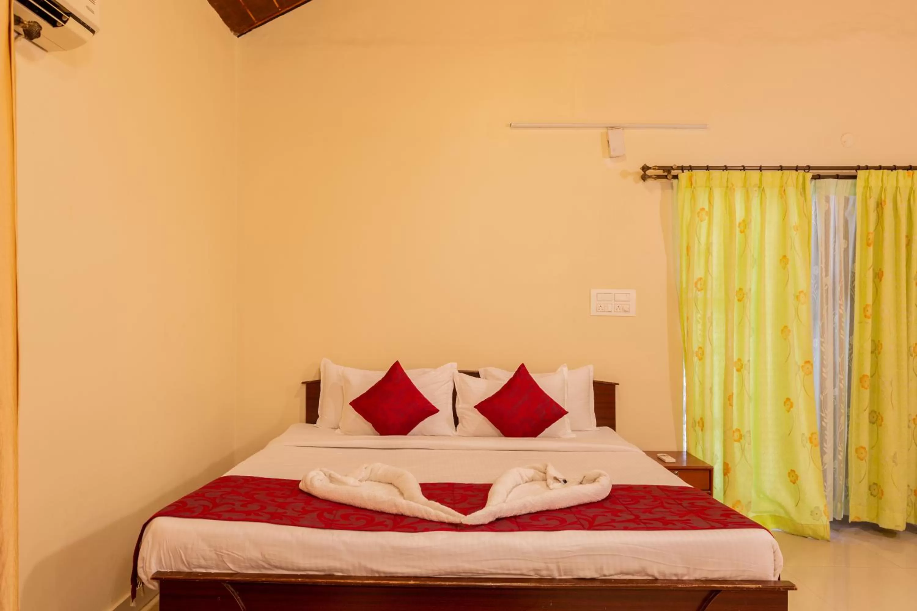 KSTDC Hotel Mayura Velapuri Belur