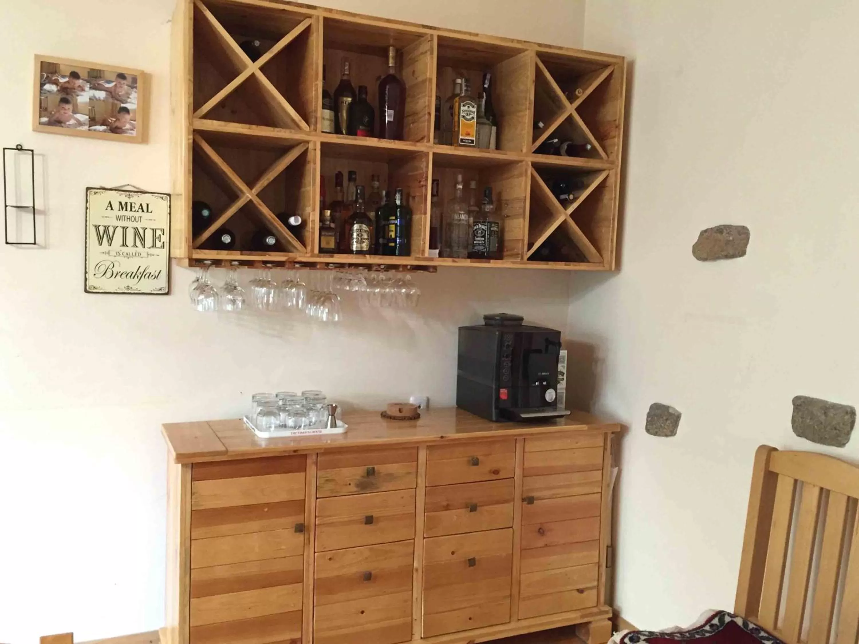 Lounge or bar, Kitchen/Kitchenette in Green Stone Boutique Hotel