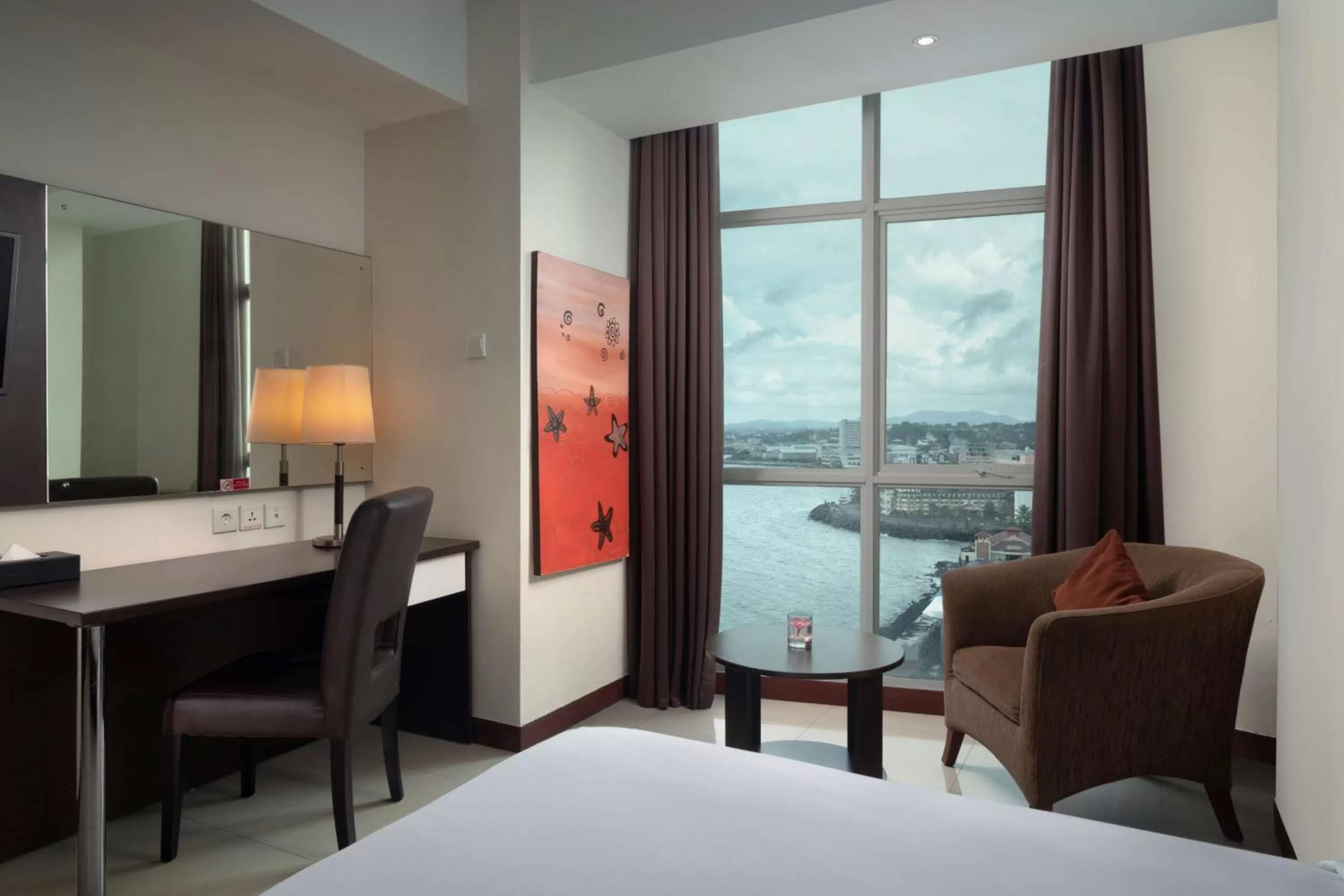 View (from property/room), Bed in Best Western The Lagoon Hotel