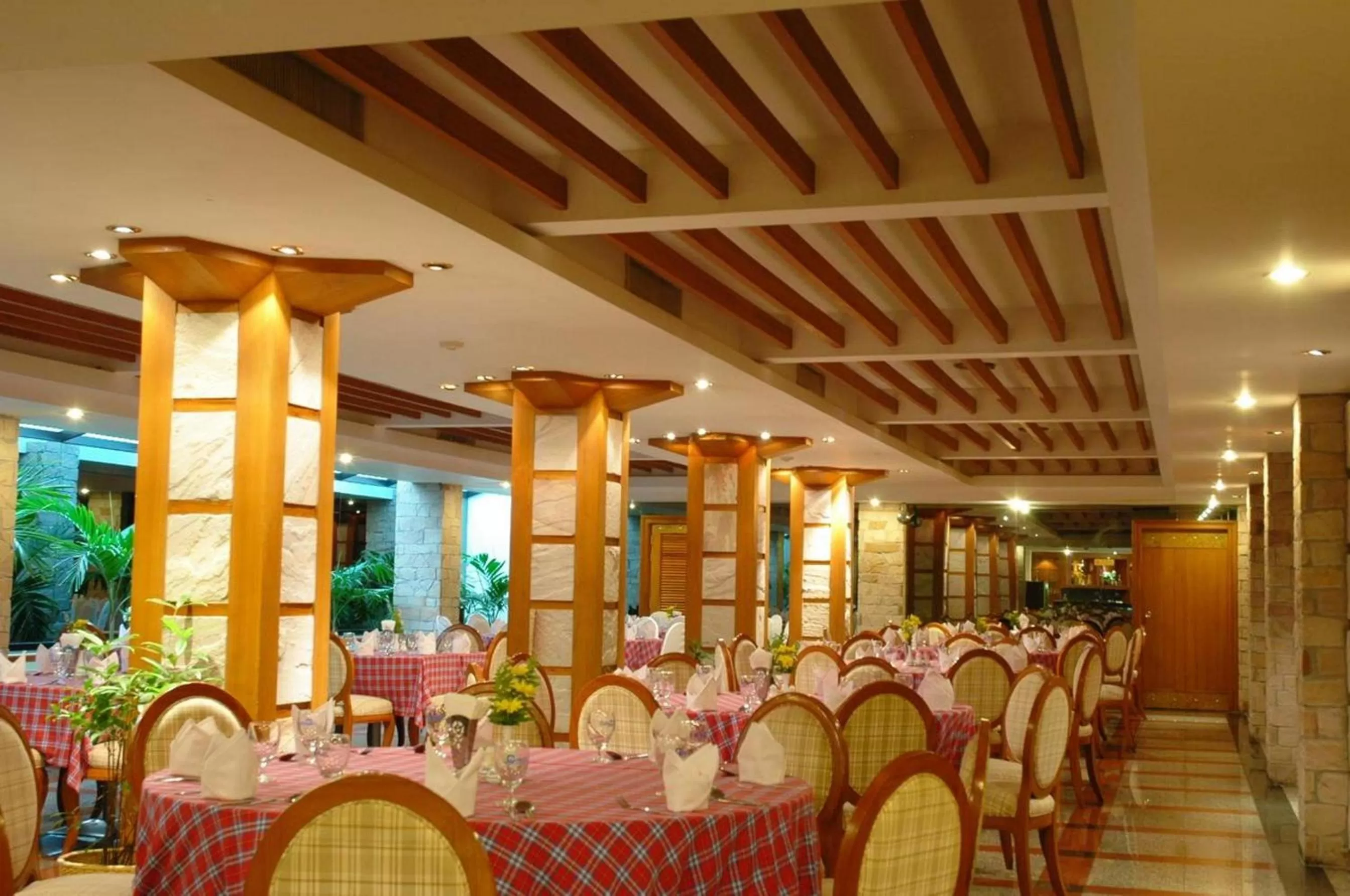 Restaurant/places to eat in The Camelot Hotel Pattaya