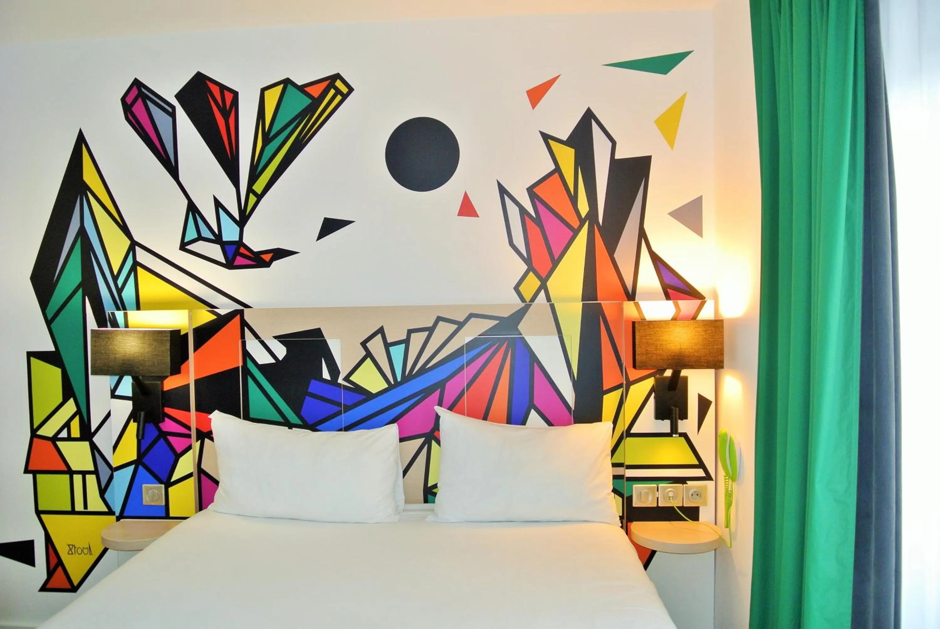 Decorative detail in ibis Styles Paris Maine Montparnasse