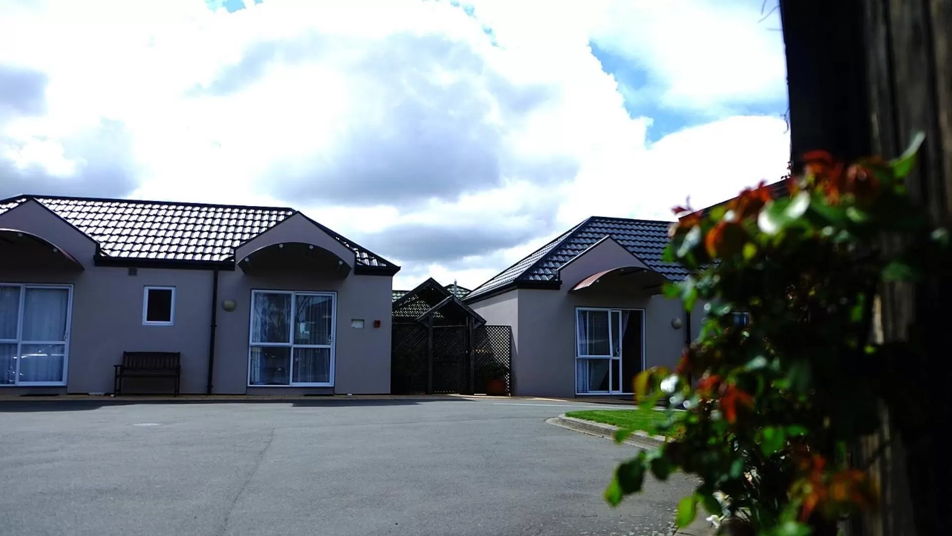 Day in Airport Birches Motel