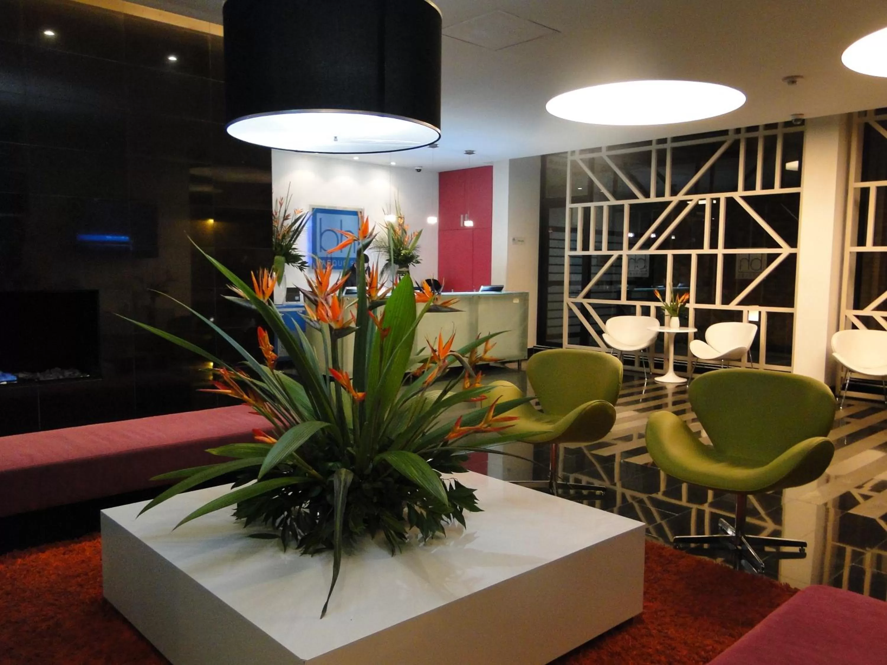 Lobby or reception in Hotel bh Parque 93