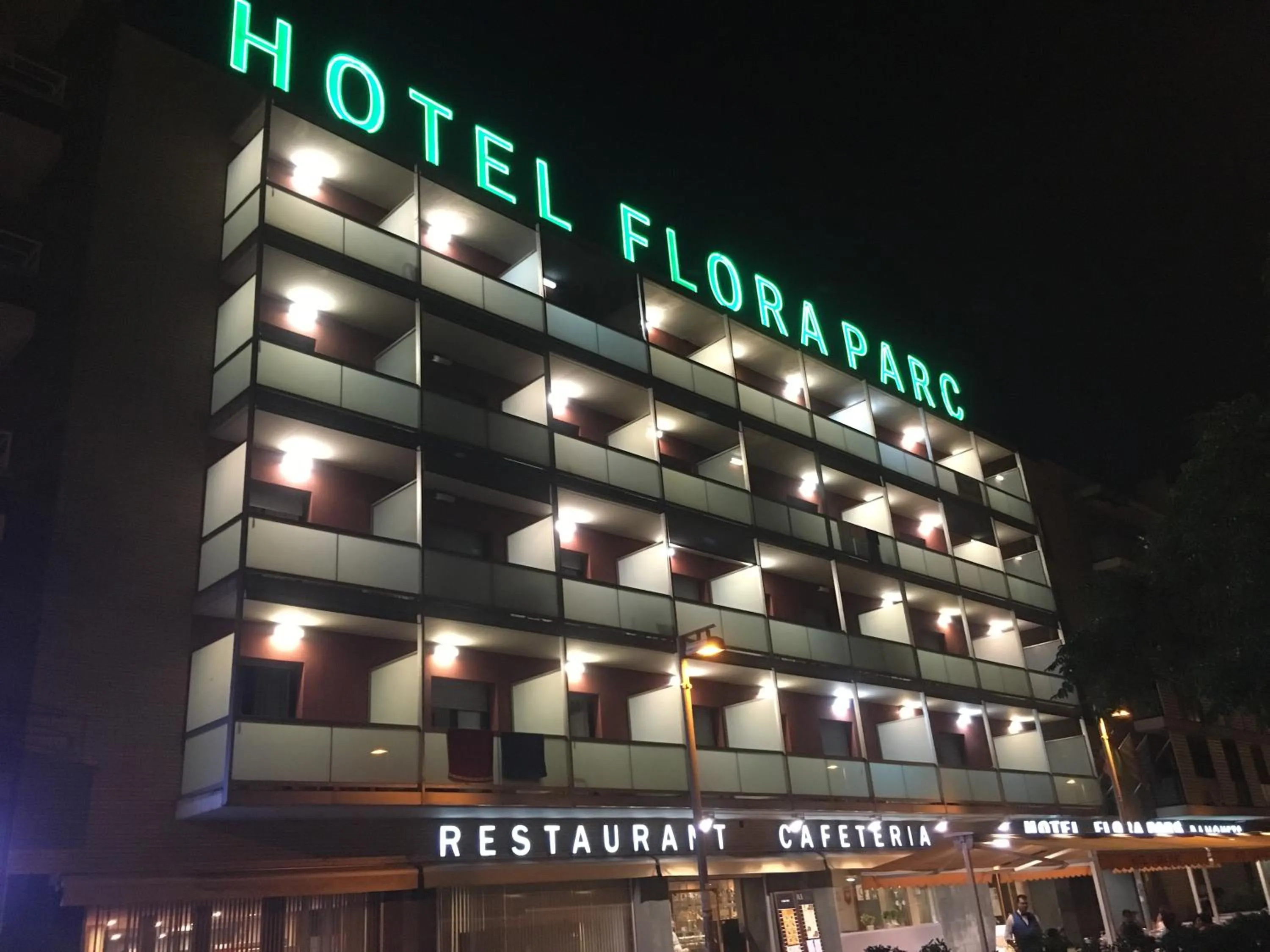 Facade/entrance in Hotel Flora Parc