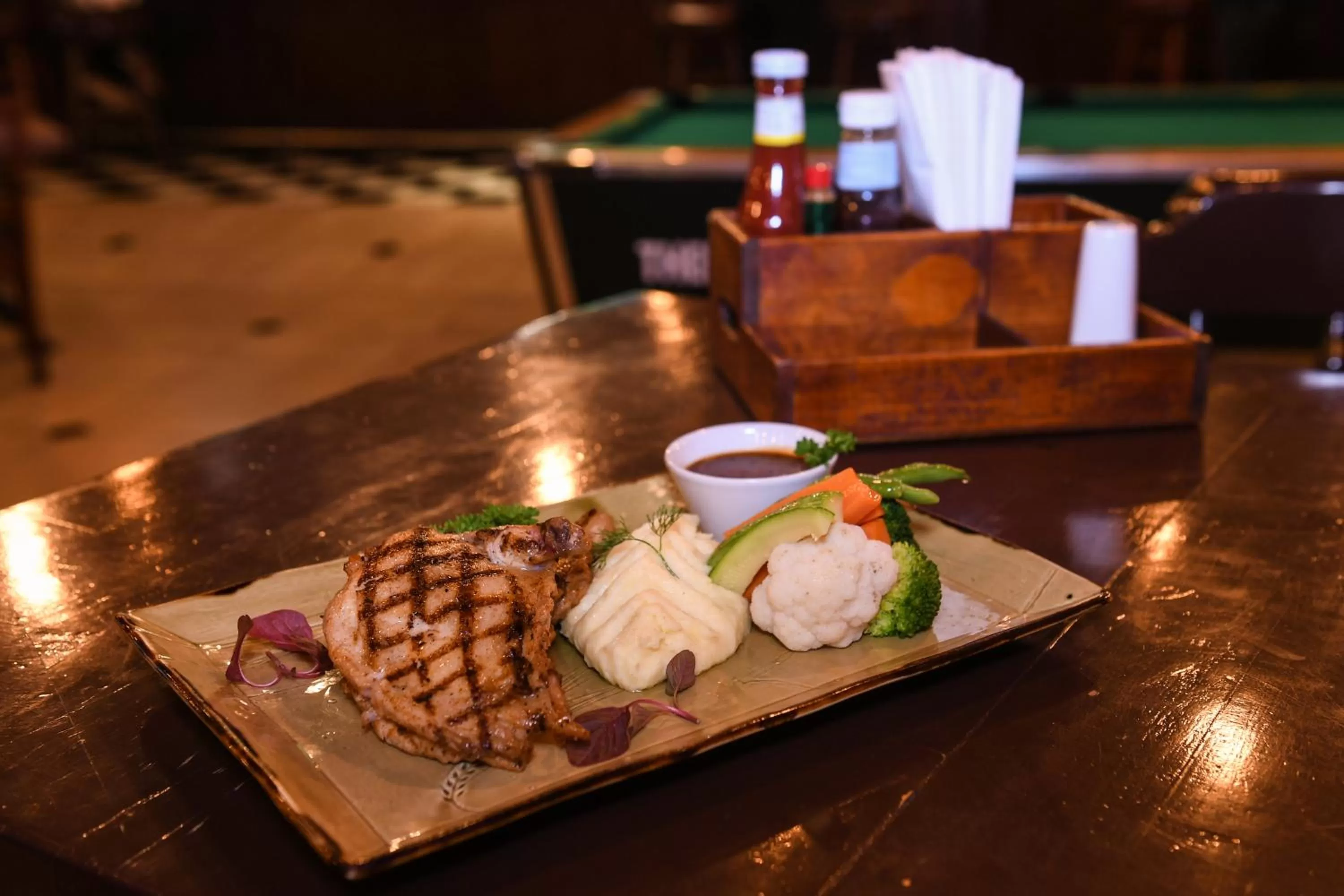 Food and drinks in Juffair Grand Hotel