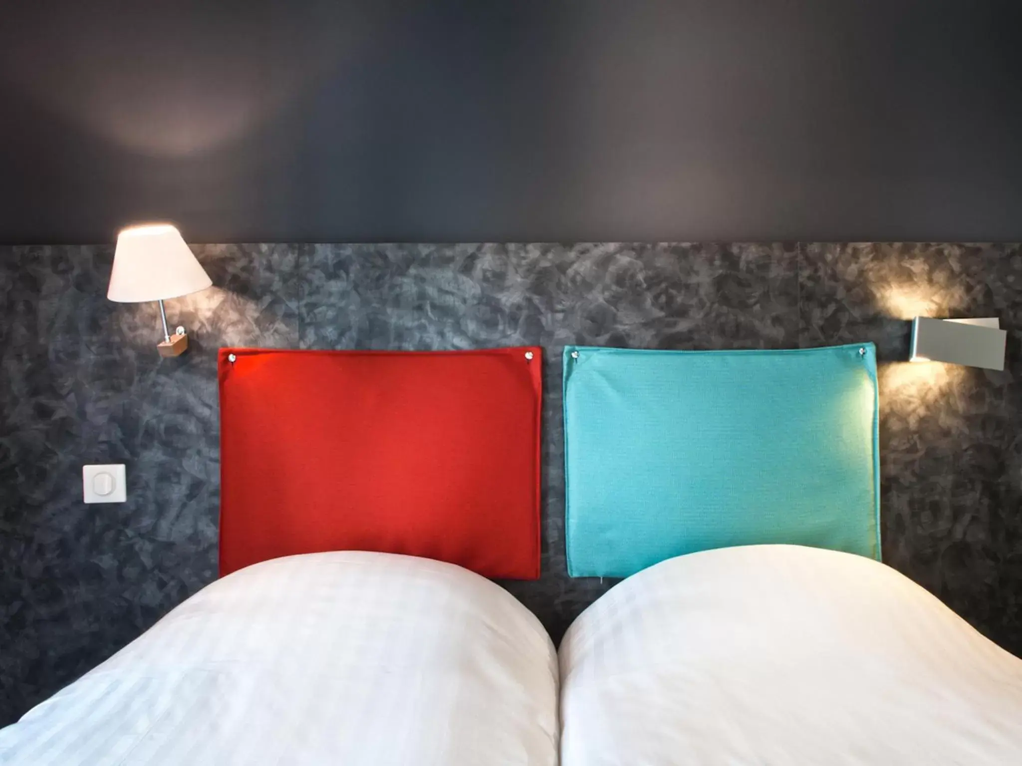 Twin Room in Hôtel des Métallos Twin Room in Hôtel des Métallos