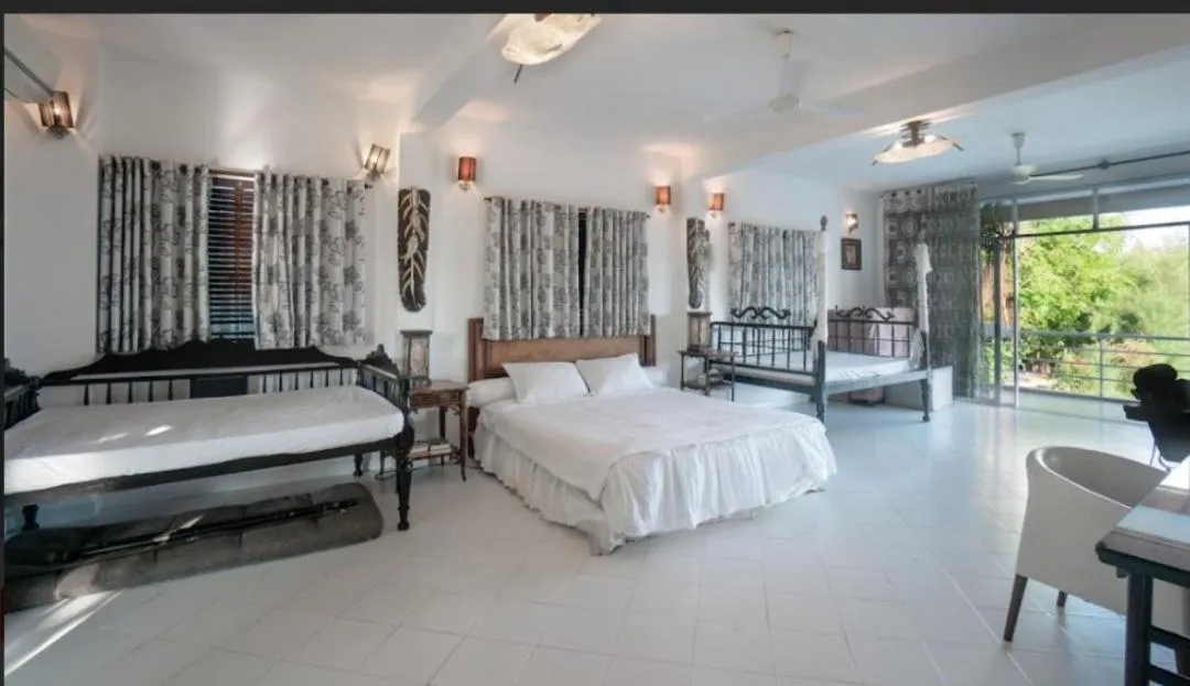 Bed in An Hoa Residence