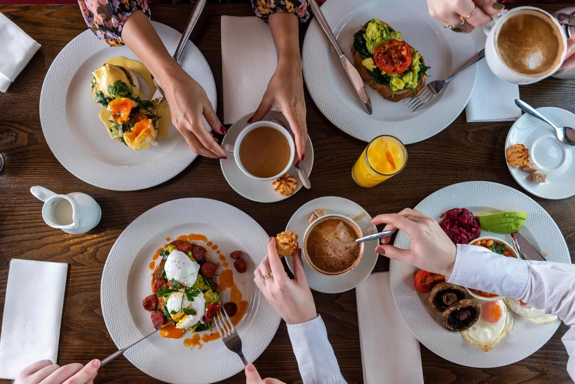 Food and drinks in The Bell by Innkeeper's Collection