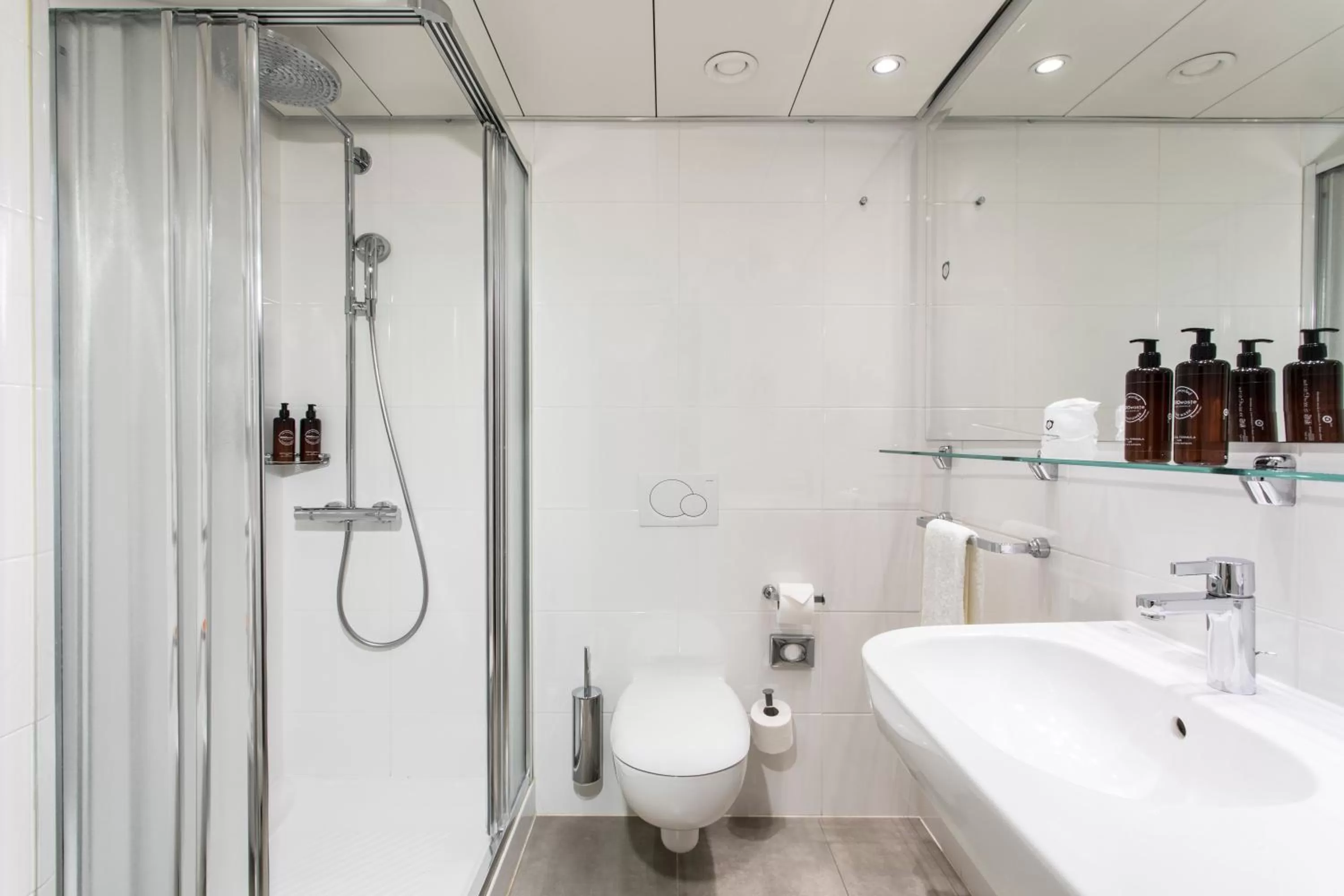 Basic room with air conditioning in LUGANODANTE - We like you