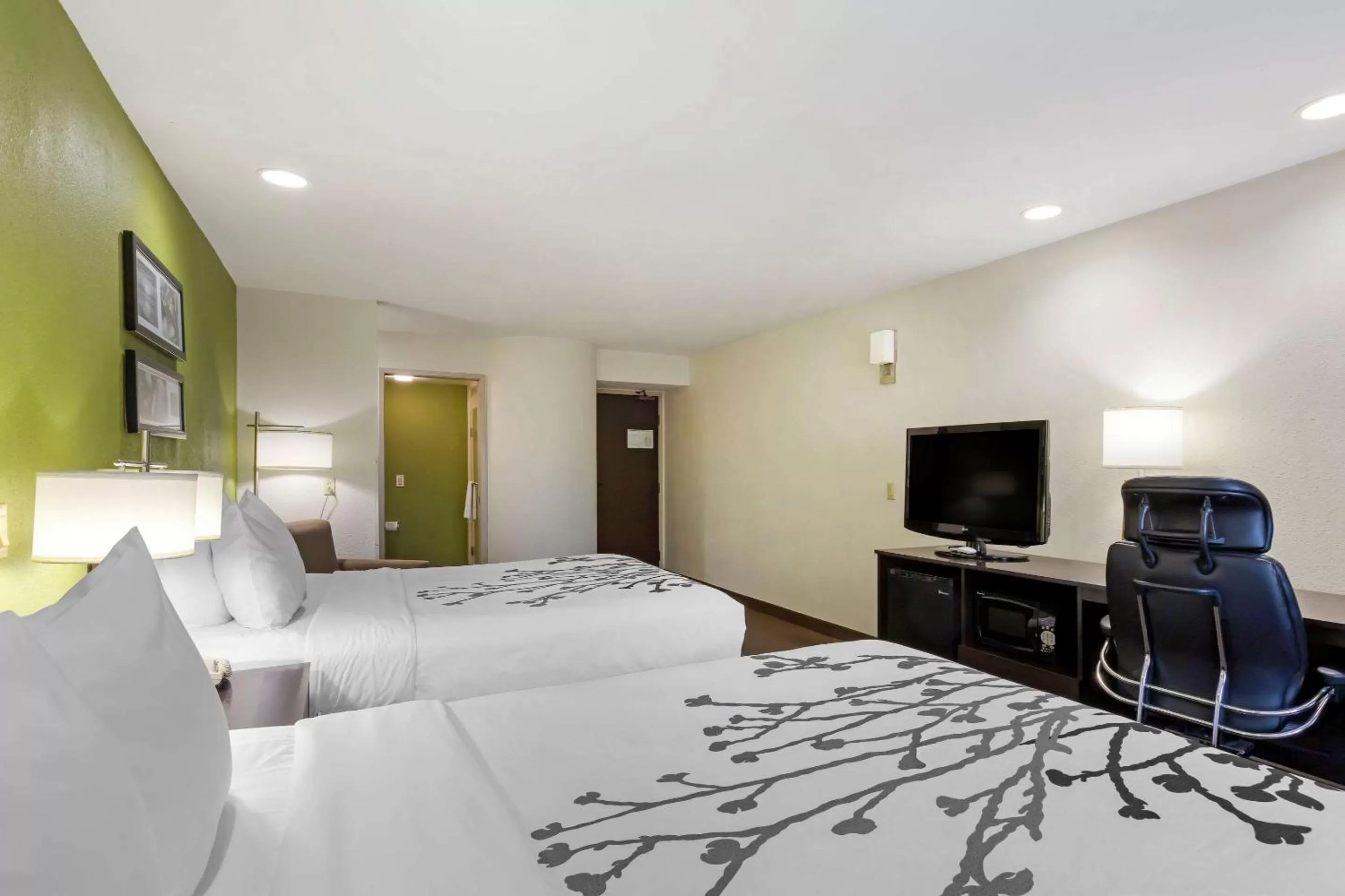 Bedroom, Bed in Sleep Inn Ontario