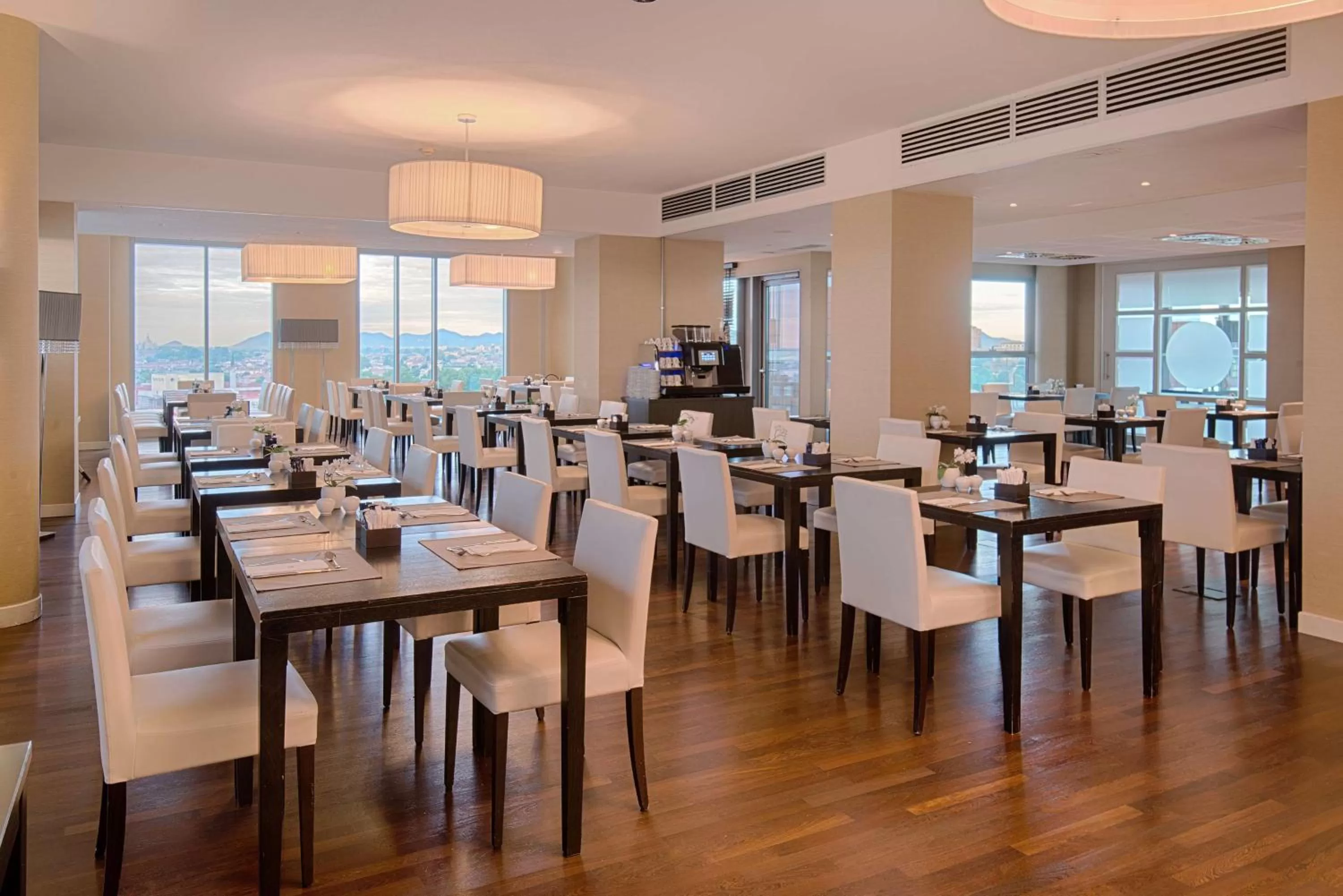 Restaurant/places to eat in Savhotel Mantegna Padova