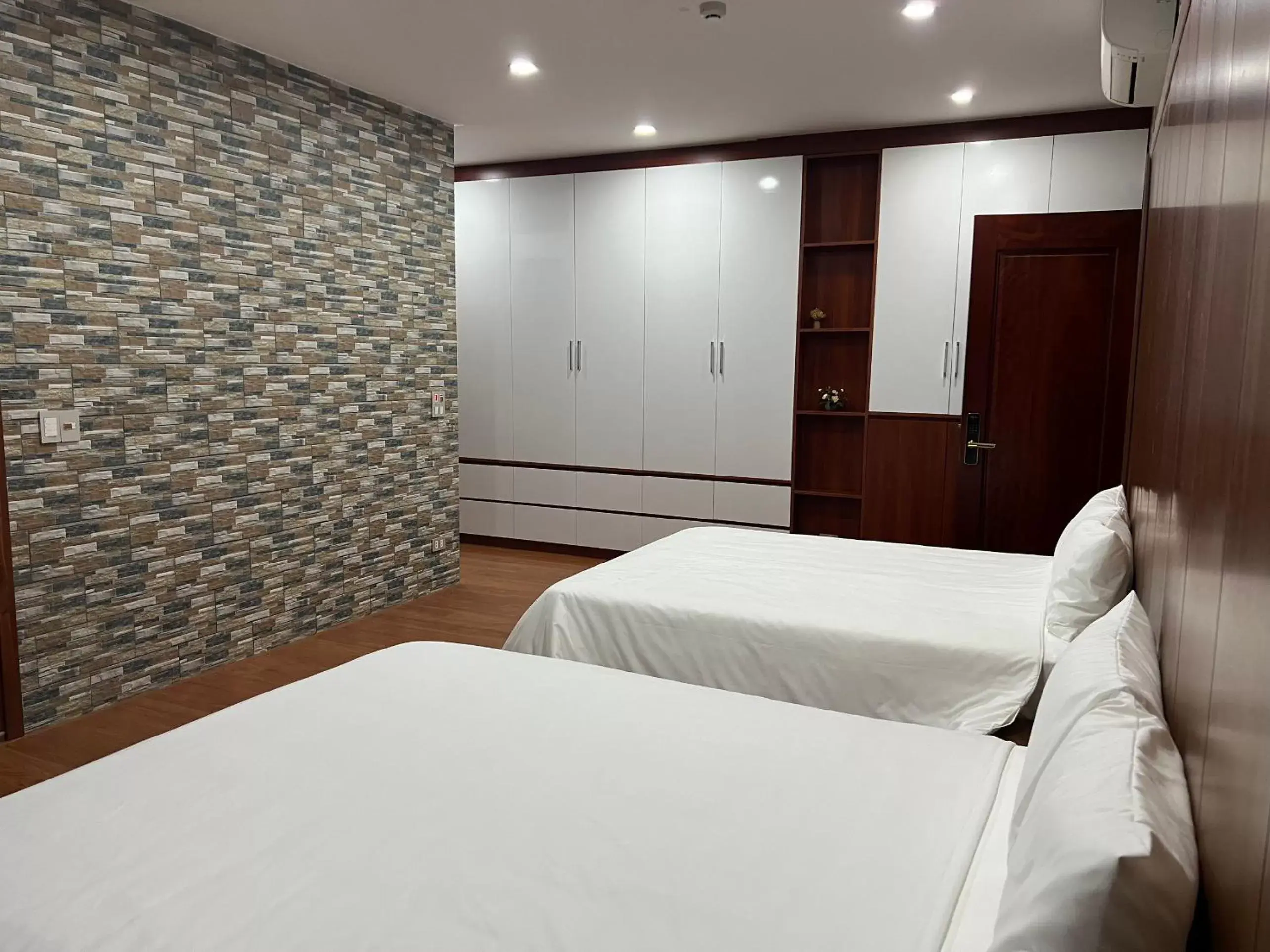 Two-Bedroom Apartment in Khách sạn Hoàng Yến Two-Bedroom Apartment in Khách sạn Hoàng Yến