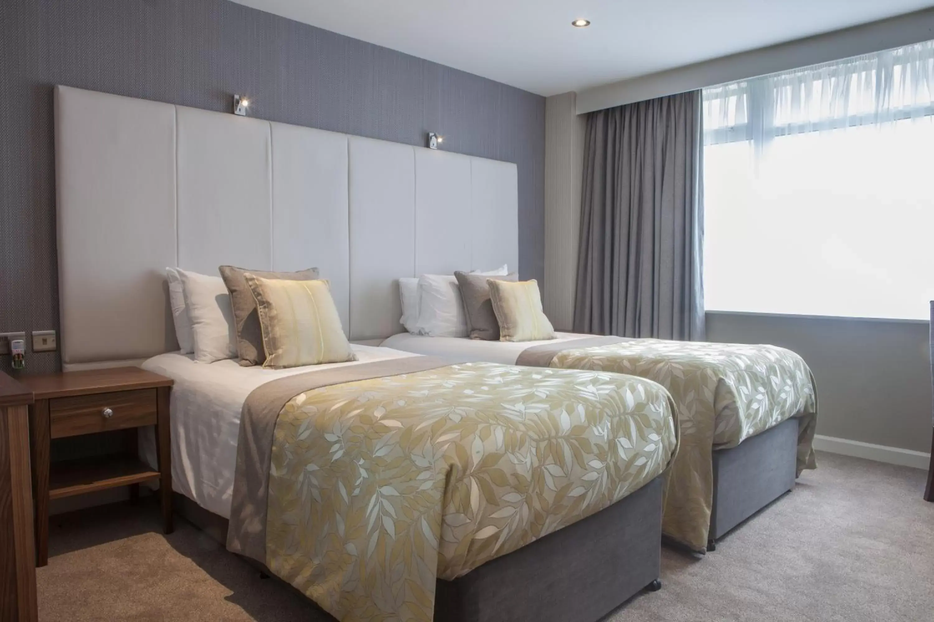 Comfort Double or Twin Room in Four Seasons Hotel & Leisure Club Comfort Double or Twin Room in Four Seasons Hotel & Leisure Club