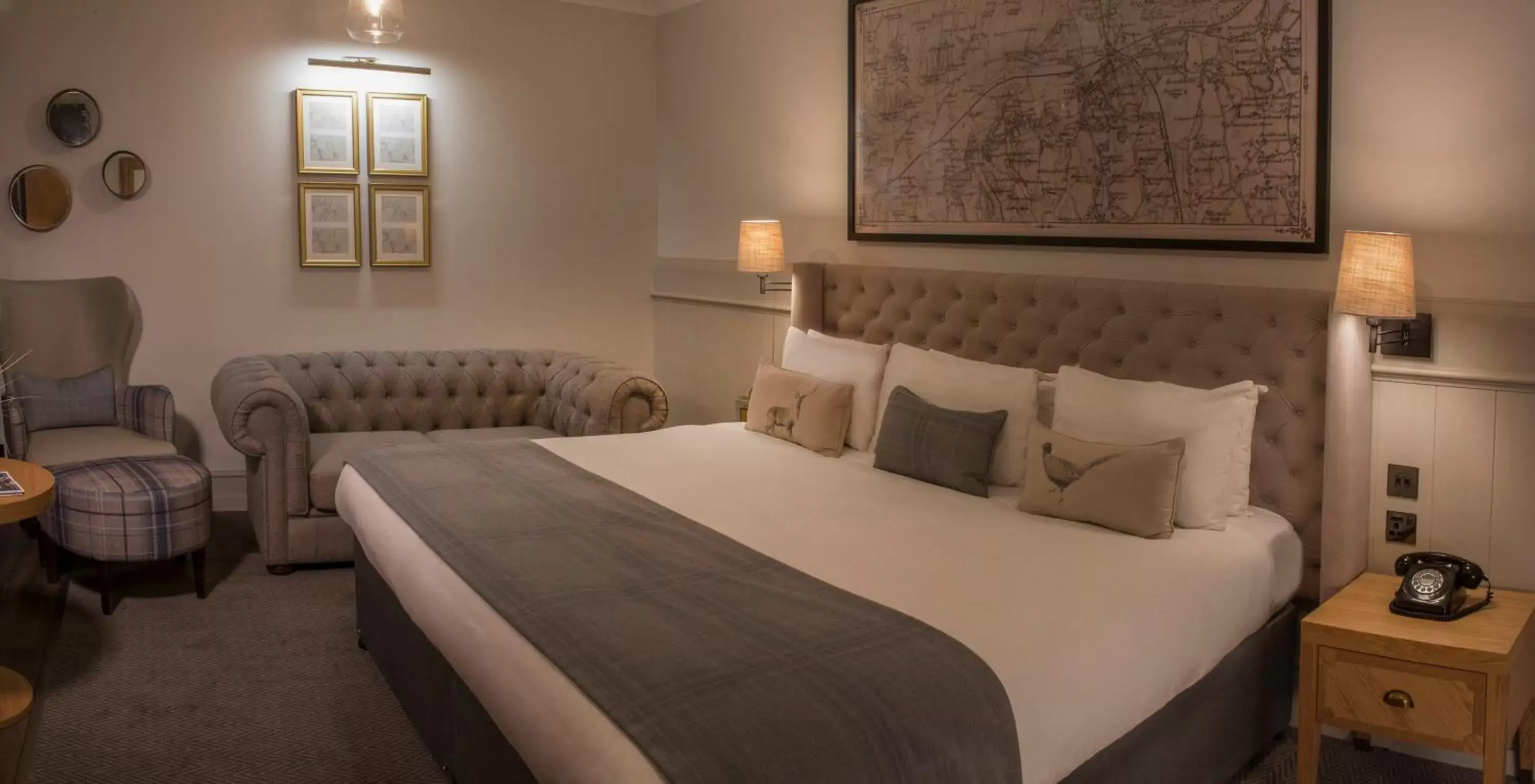 Super King Suite in Wotton House Super King Suite in Wotton House